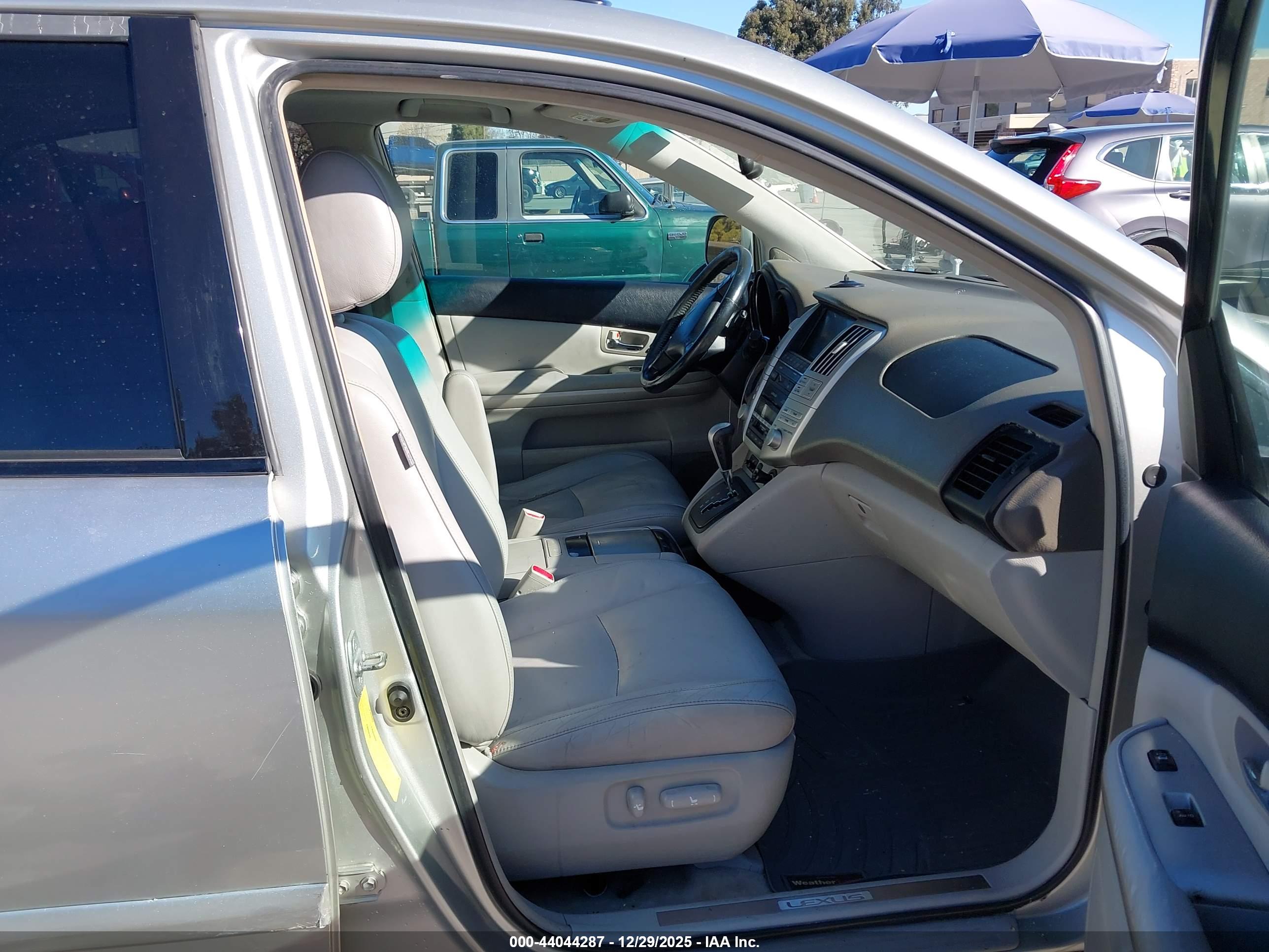 LEXUS RX image 5