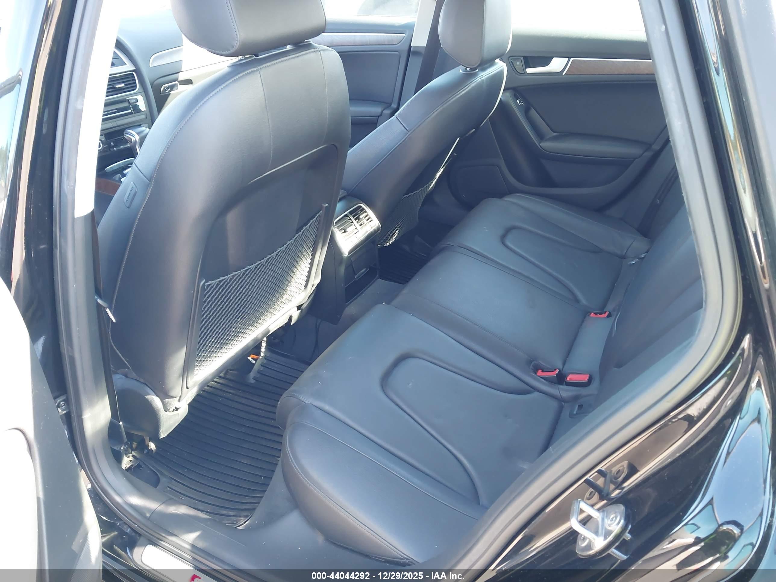 AUDI A4 image 8