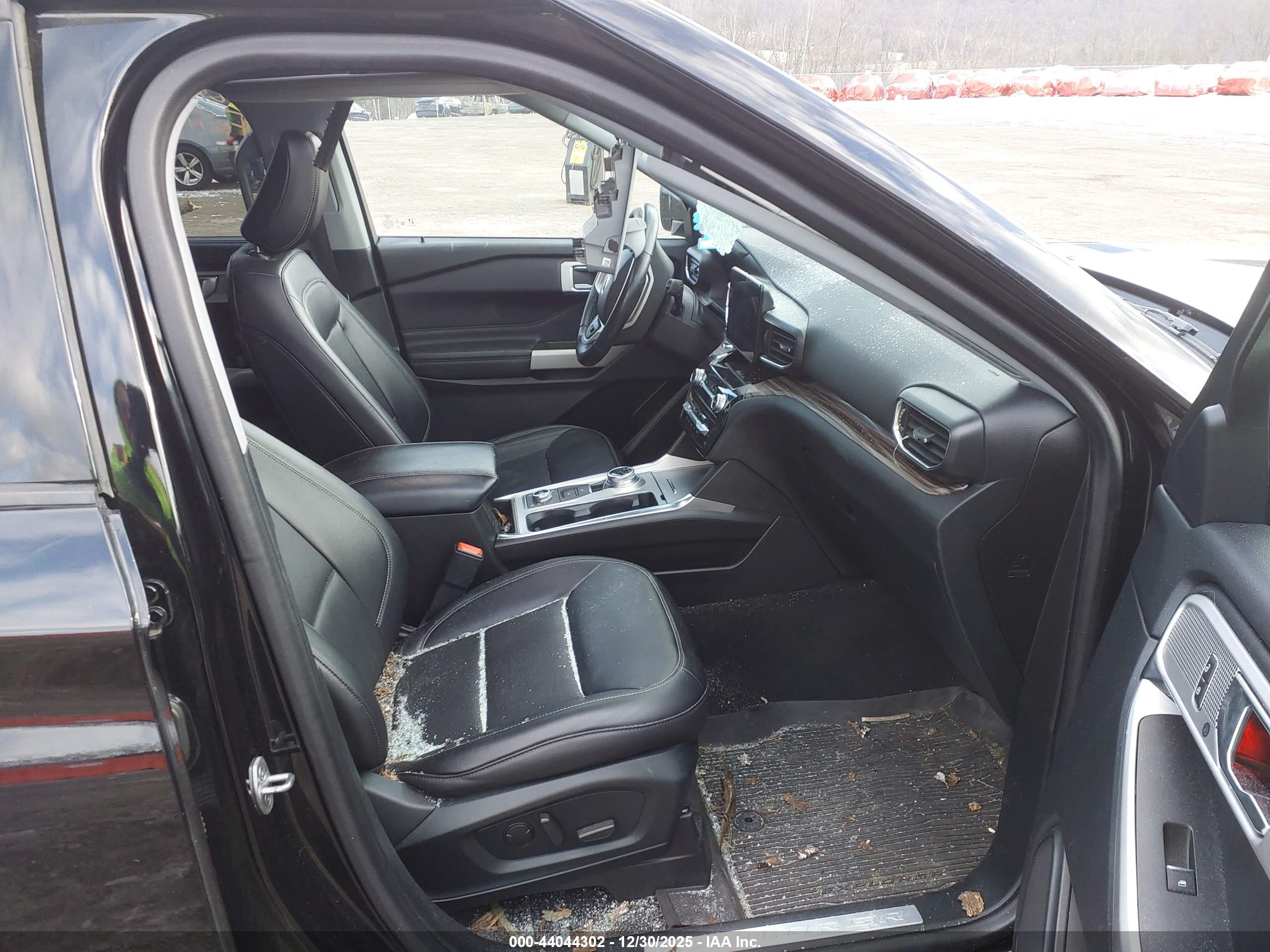 FORD EXPLORER image 5