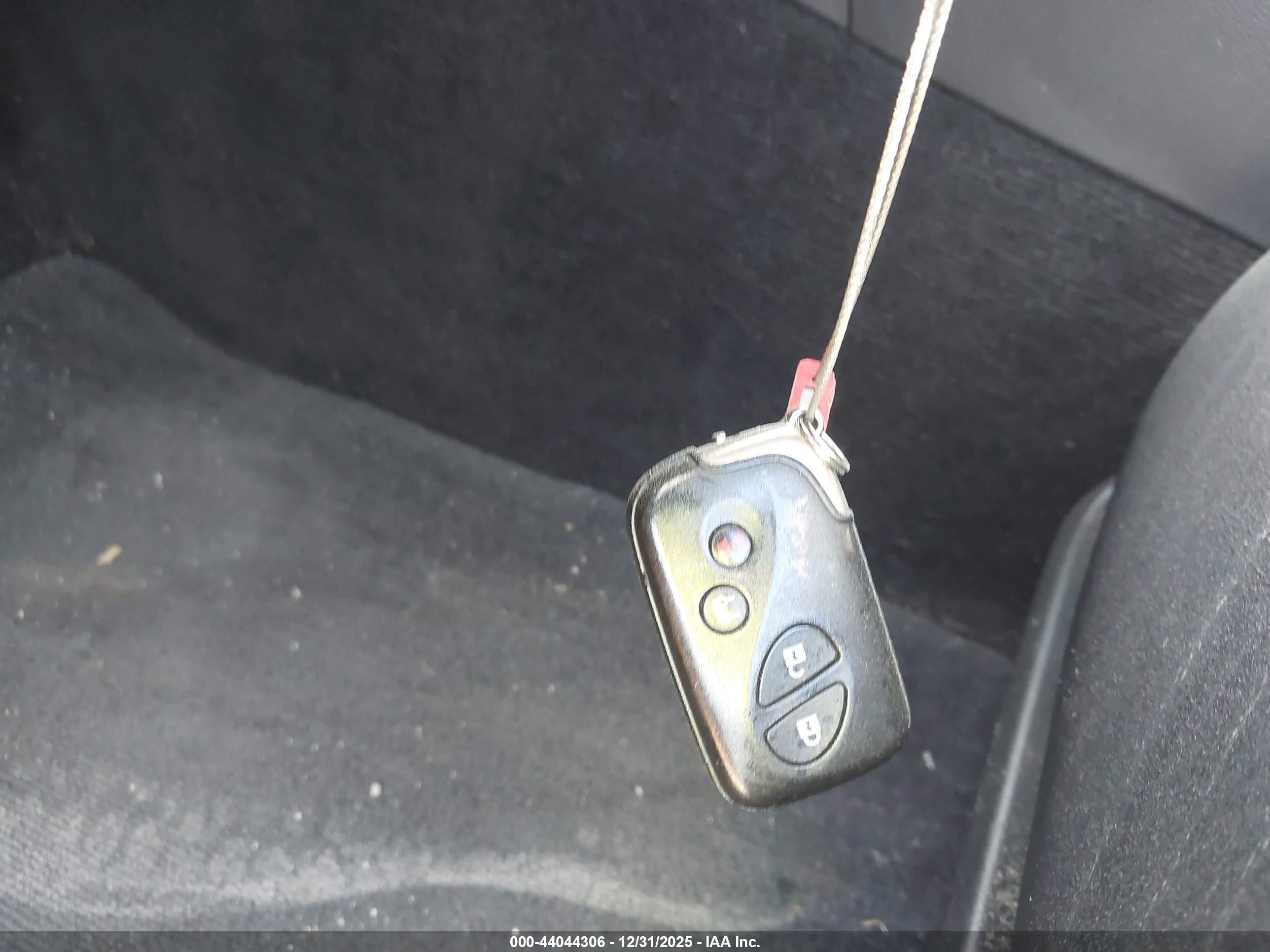 LEXUS ES image 11