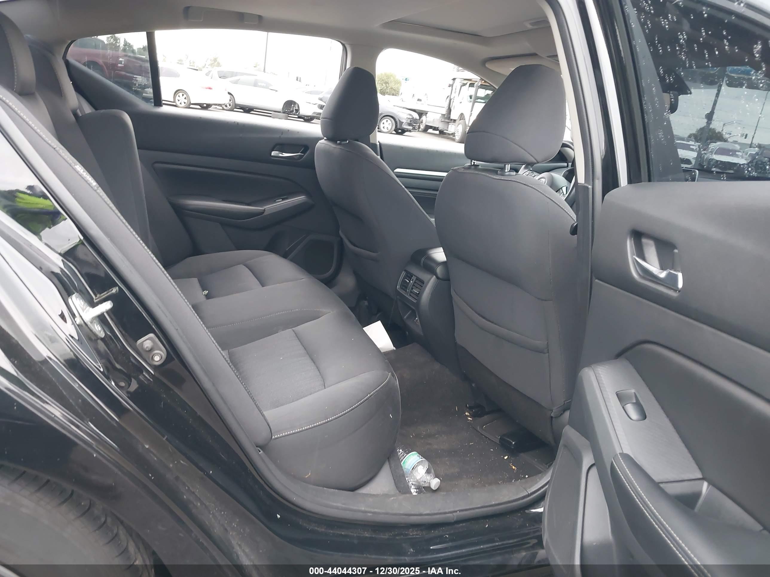 NISSAN ALTIMA image 8