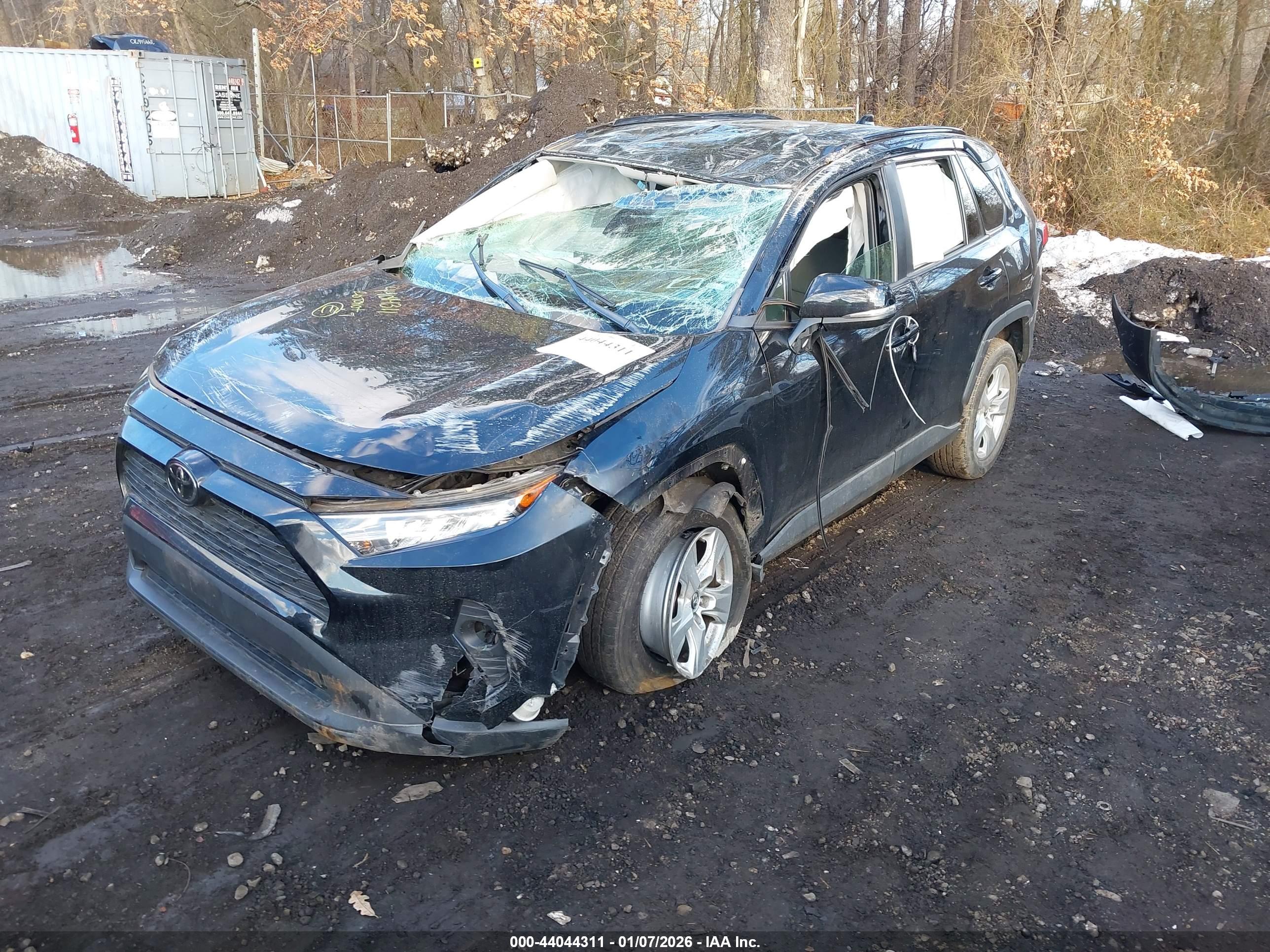 TOYOTA RAV4 image 2