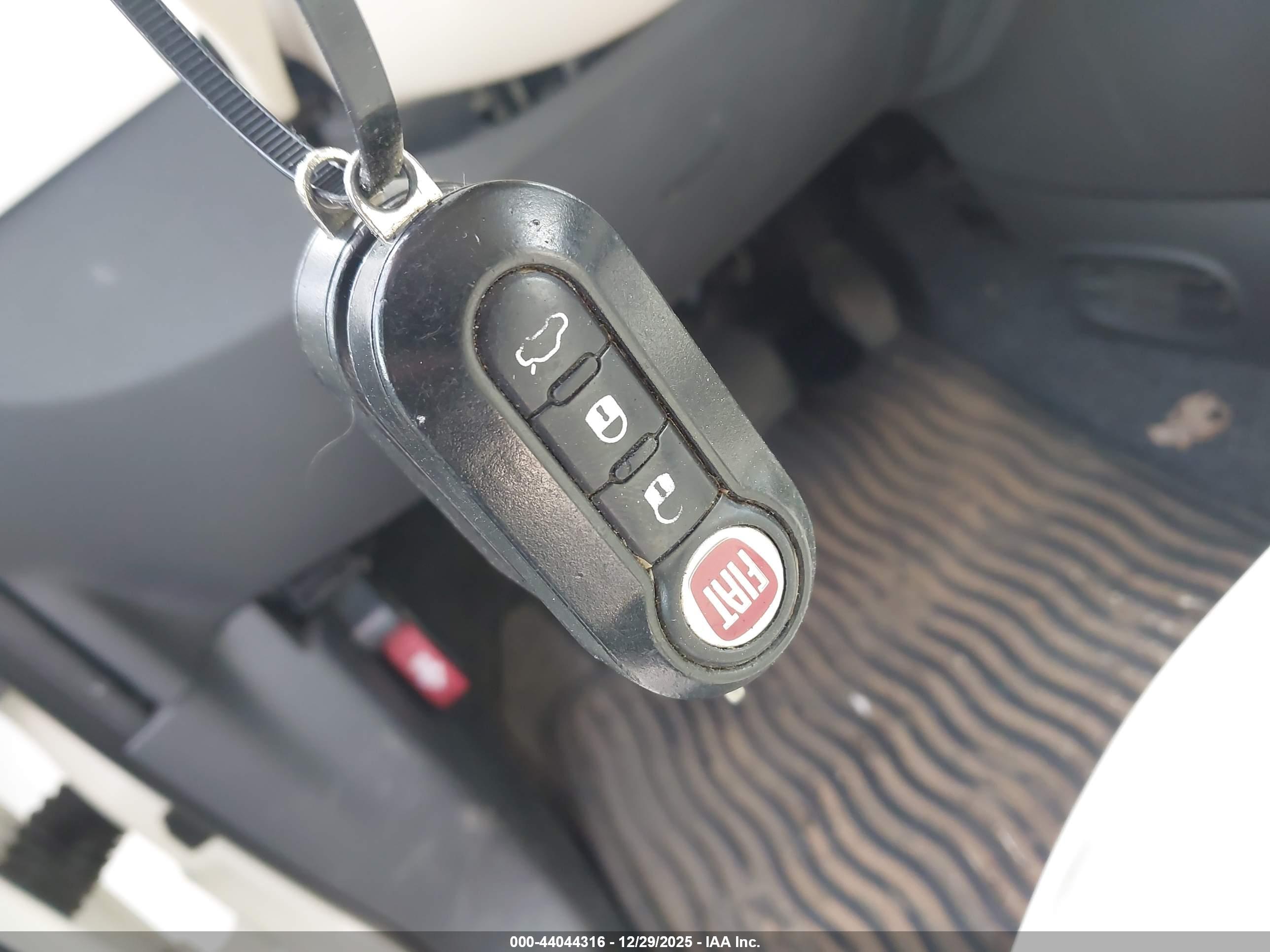 FIAT 500C image 11