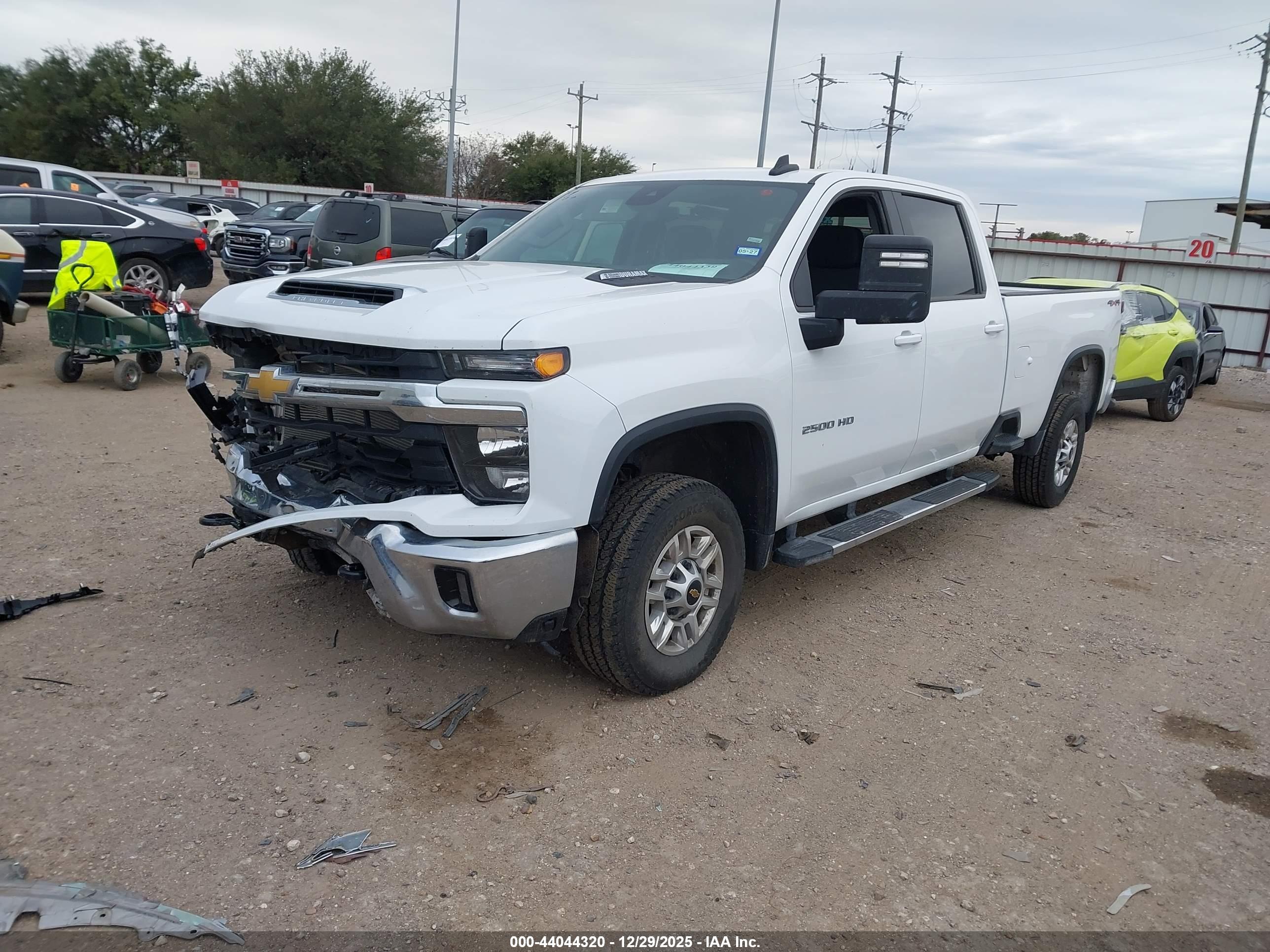 CHEVROLET SILVERADO image 2