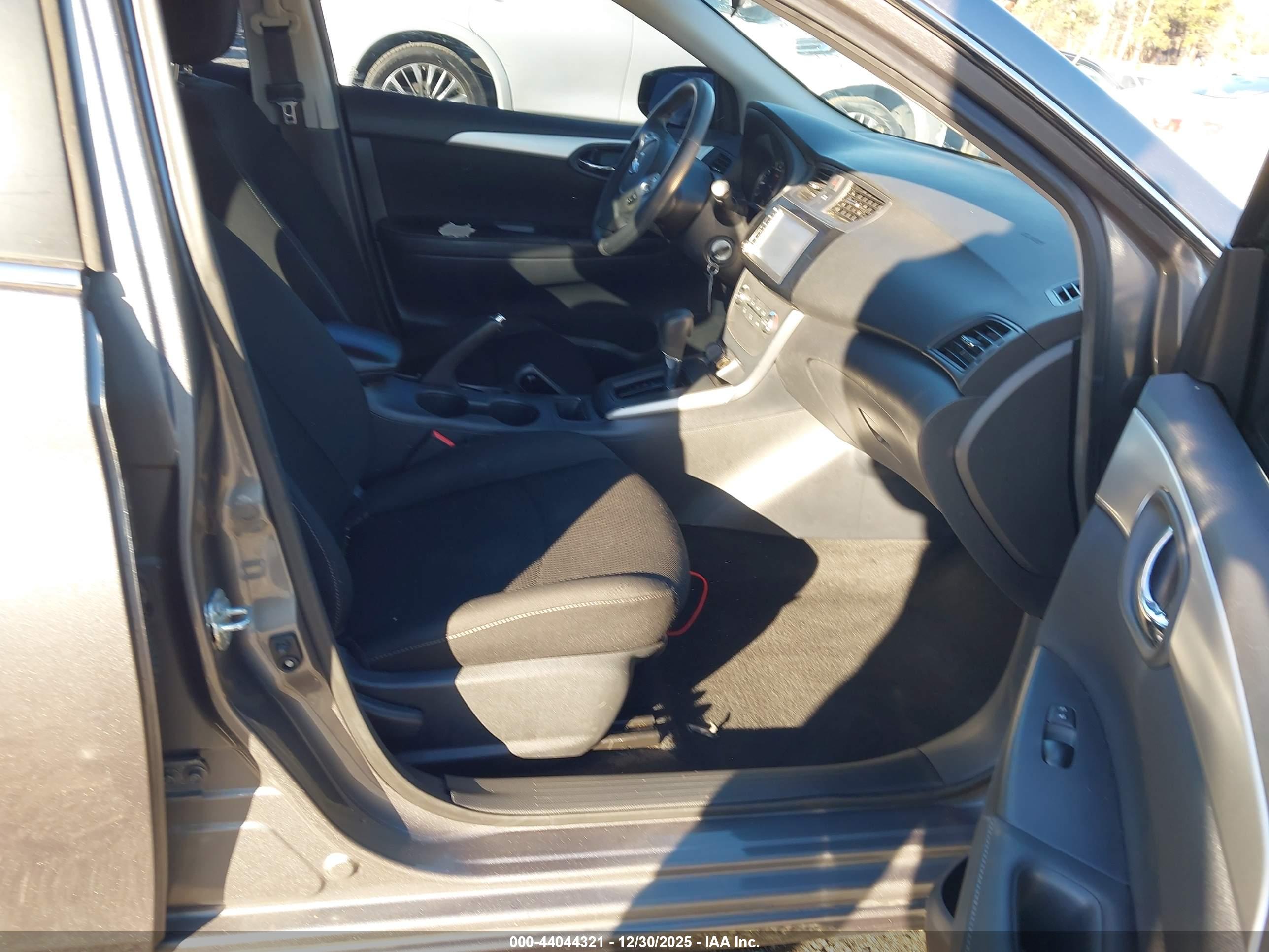 NISSAN SENTRA image 5