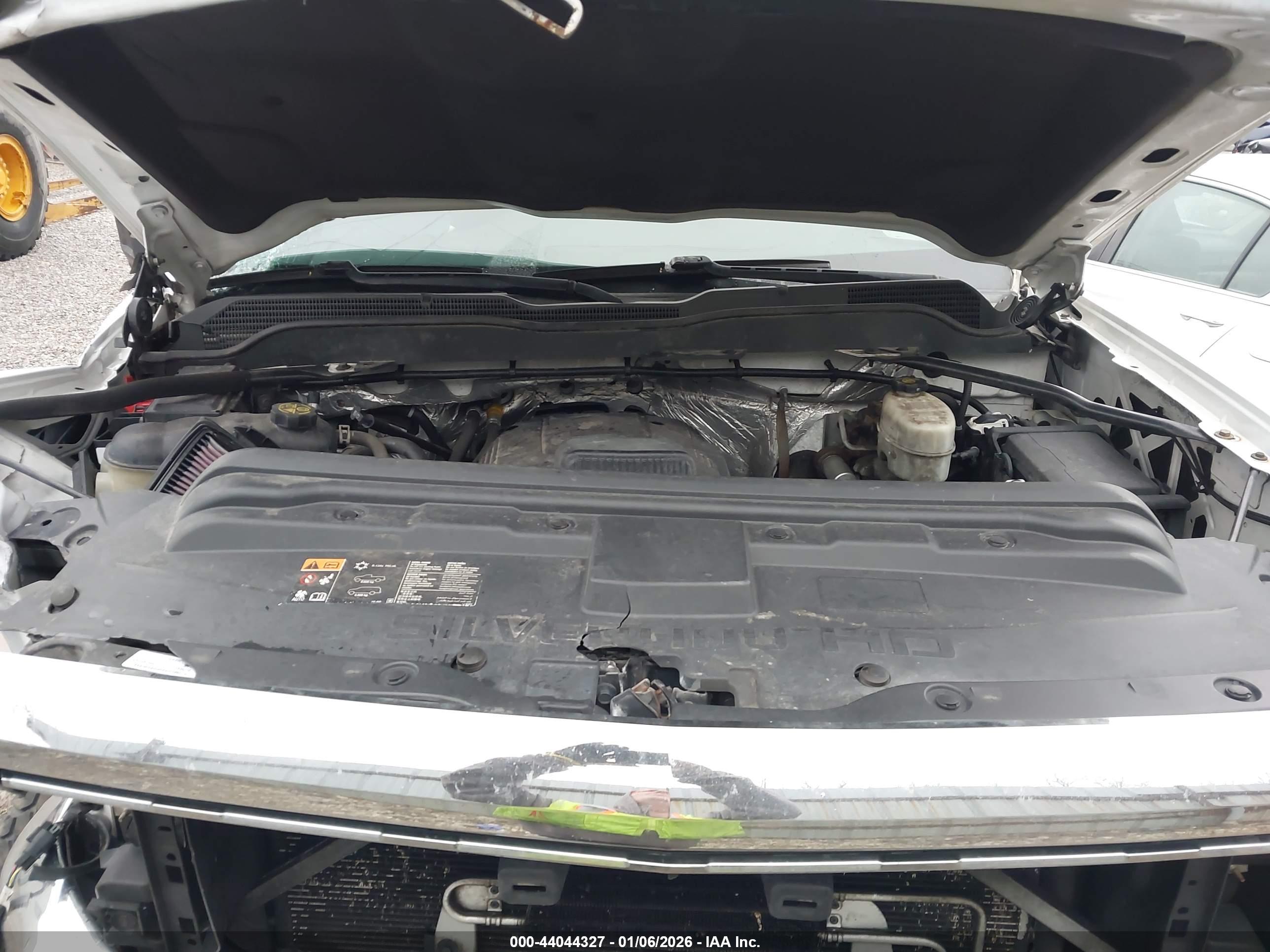 CHEVROLET SILVERADO image 10