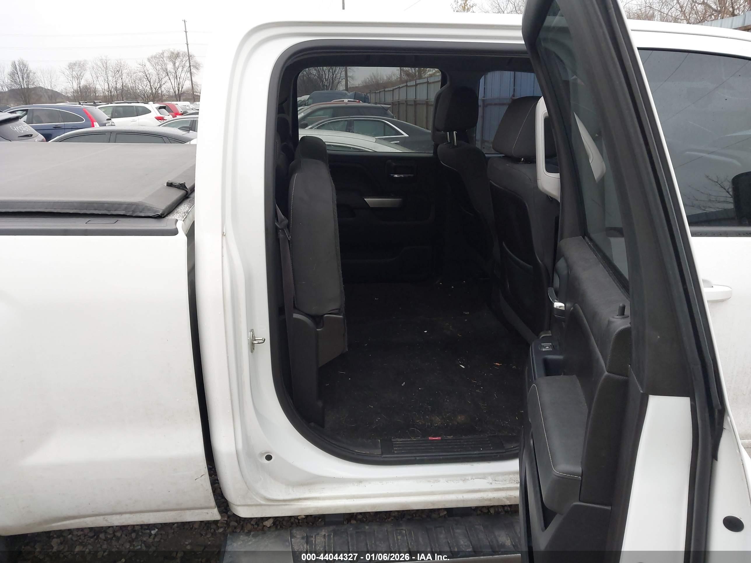 CHEVROLET SILVERADO image 8