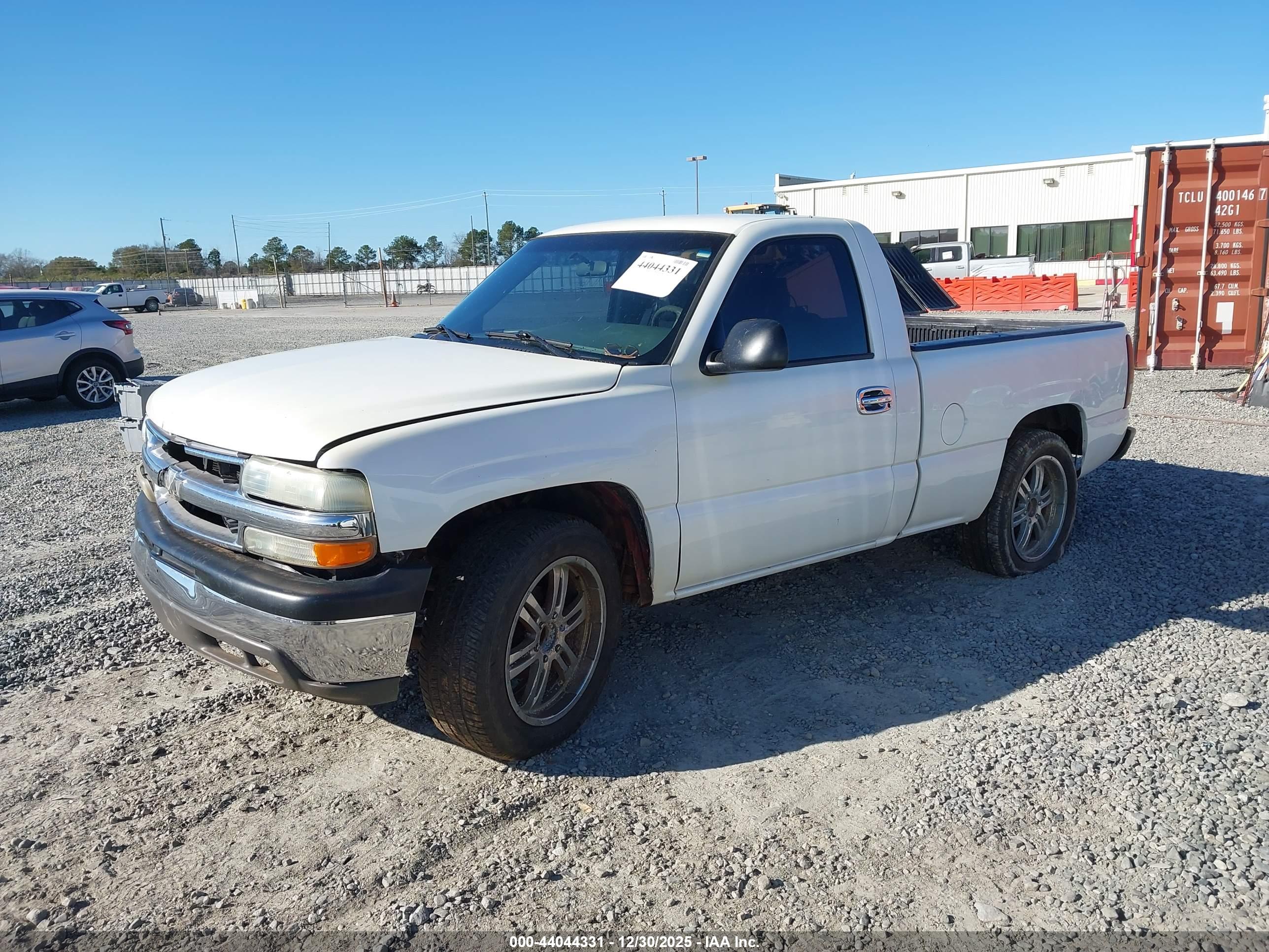 CHEVROLET SILVERADO image 2