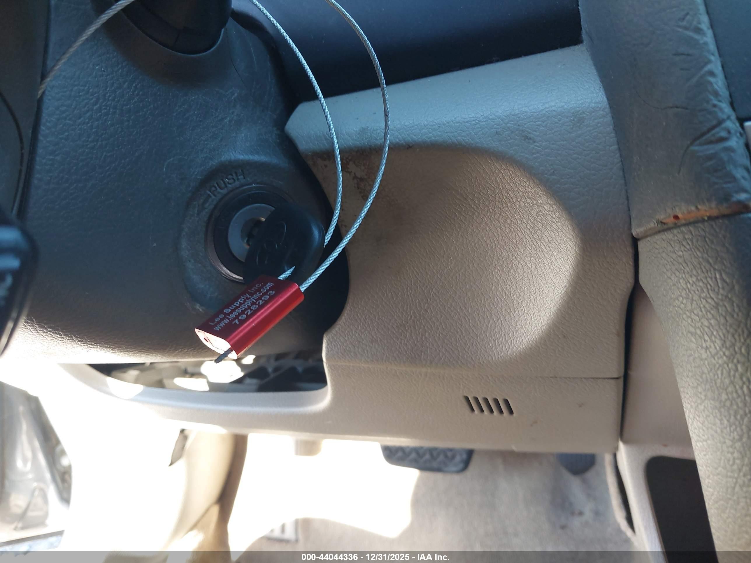 TOYOTA CAMRY image 11