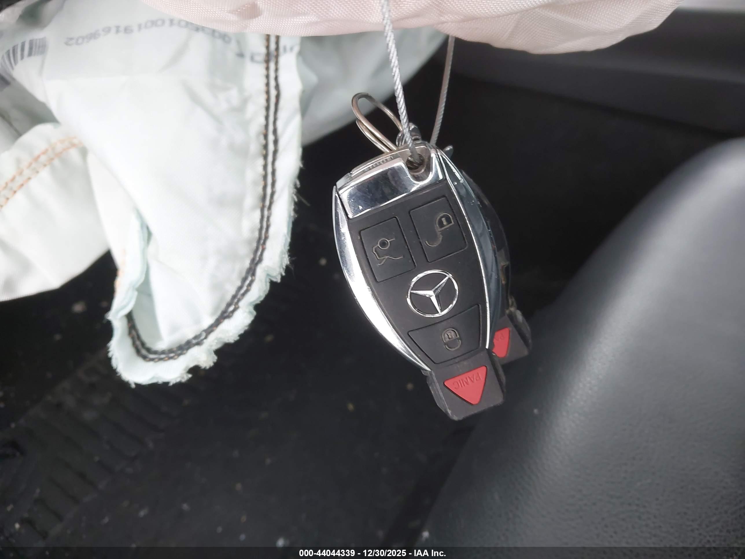 MERCEDES-BENZ E image 11