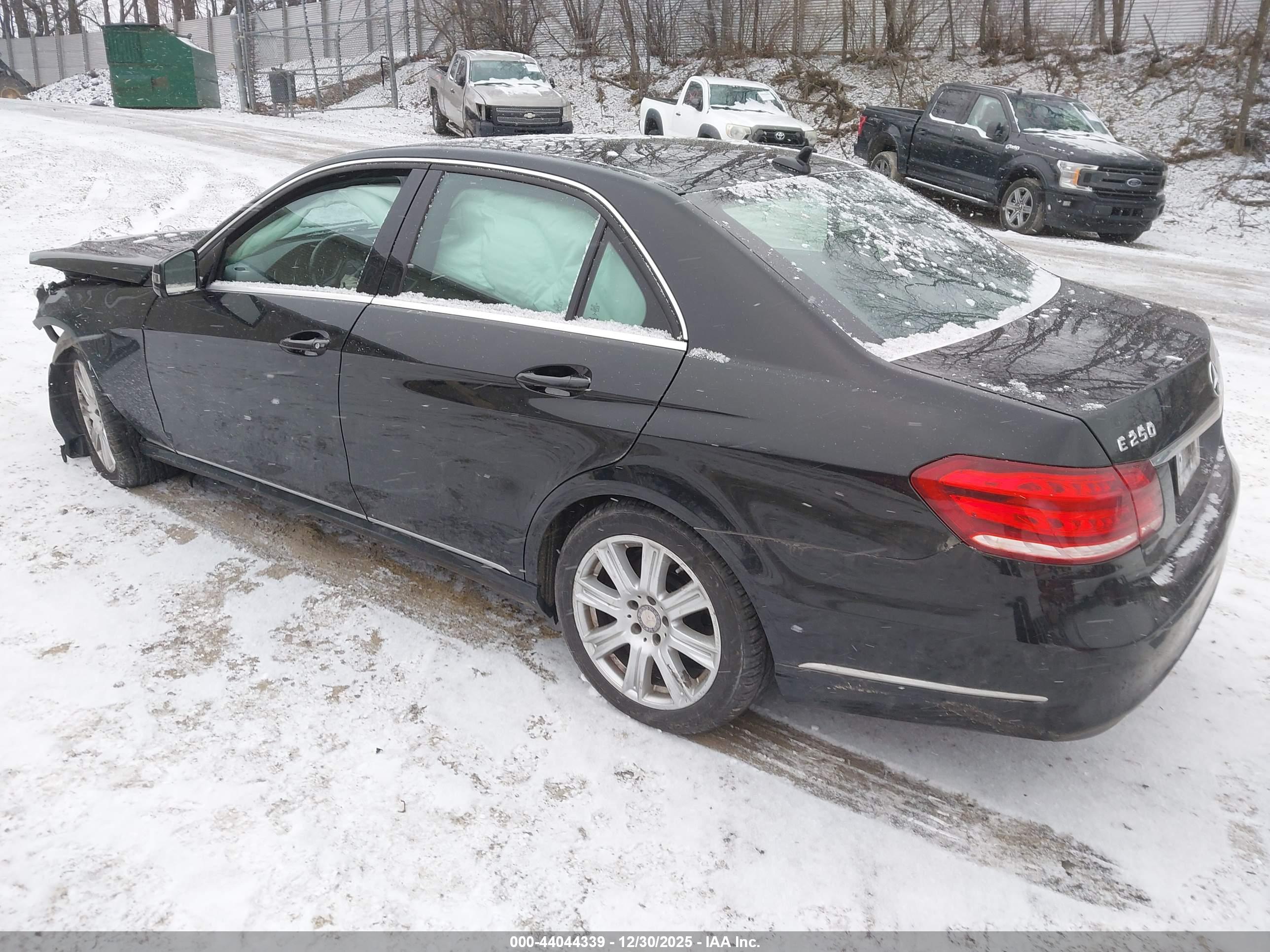 MERCEDES-BENZ E image 3