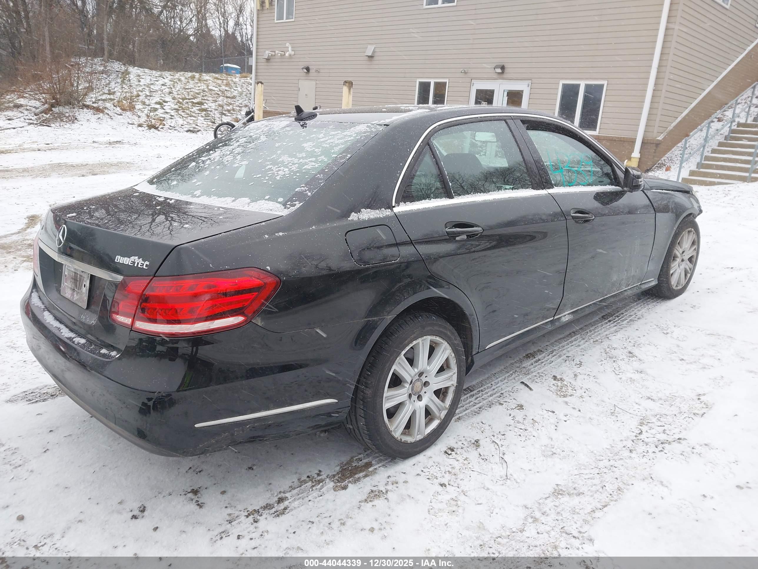 MERCEDES-BENZ E image 4