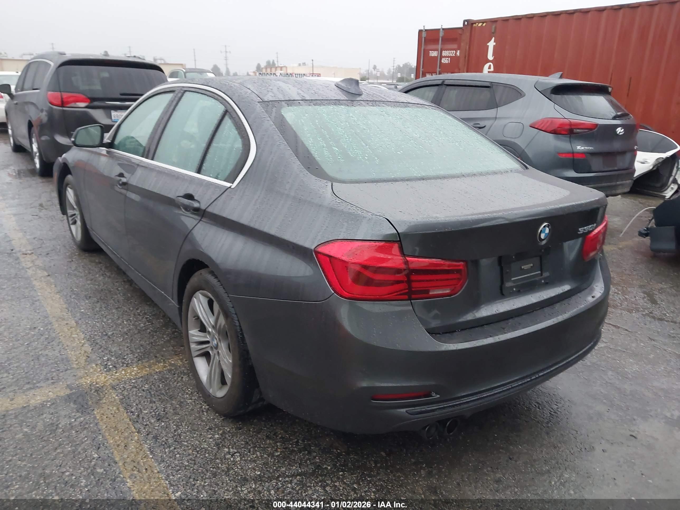 BMW 330I image 3