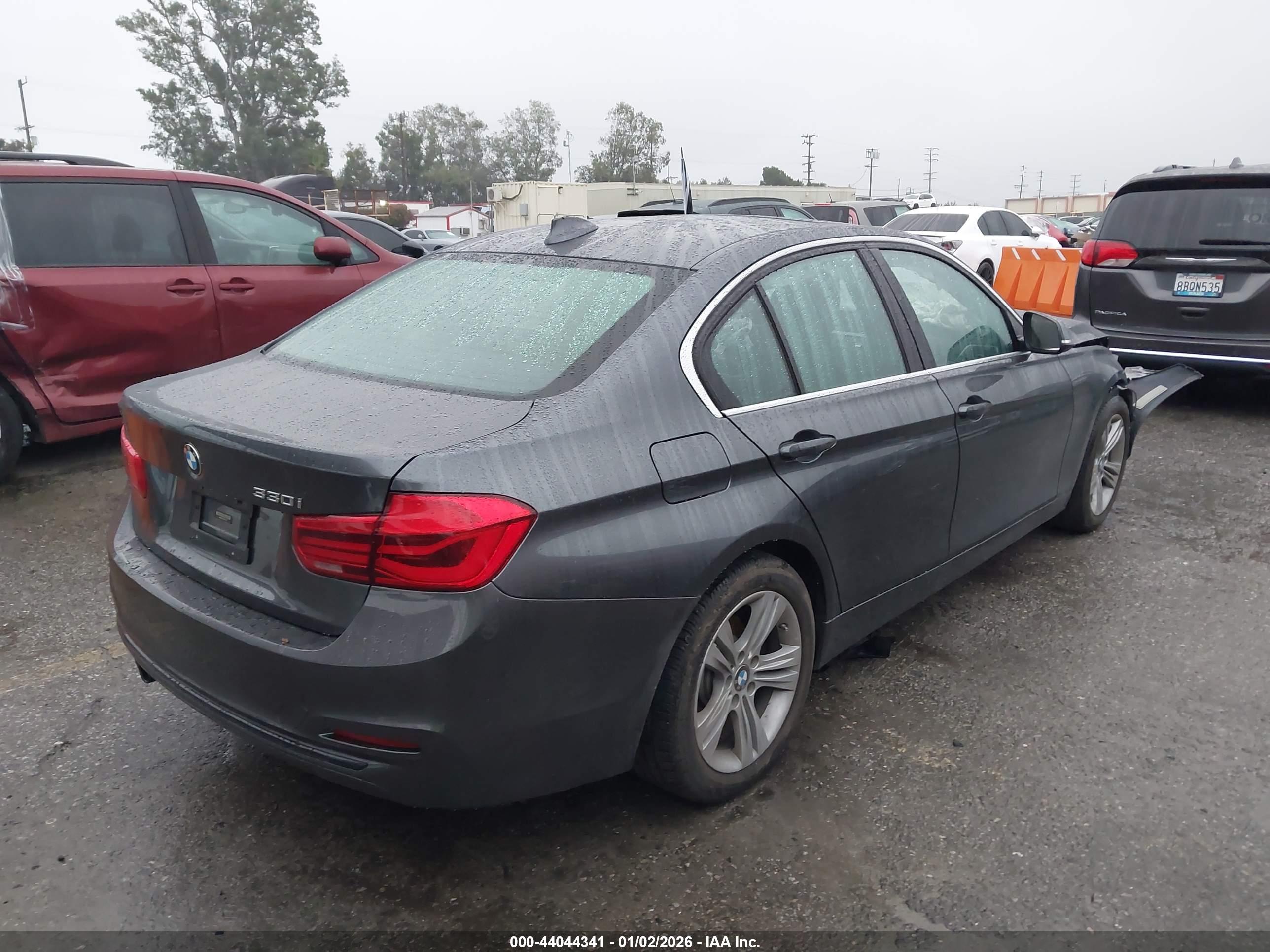 BMW 330I image 4