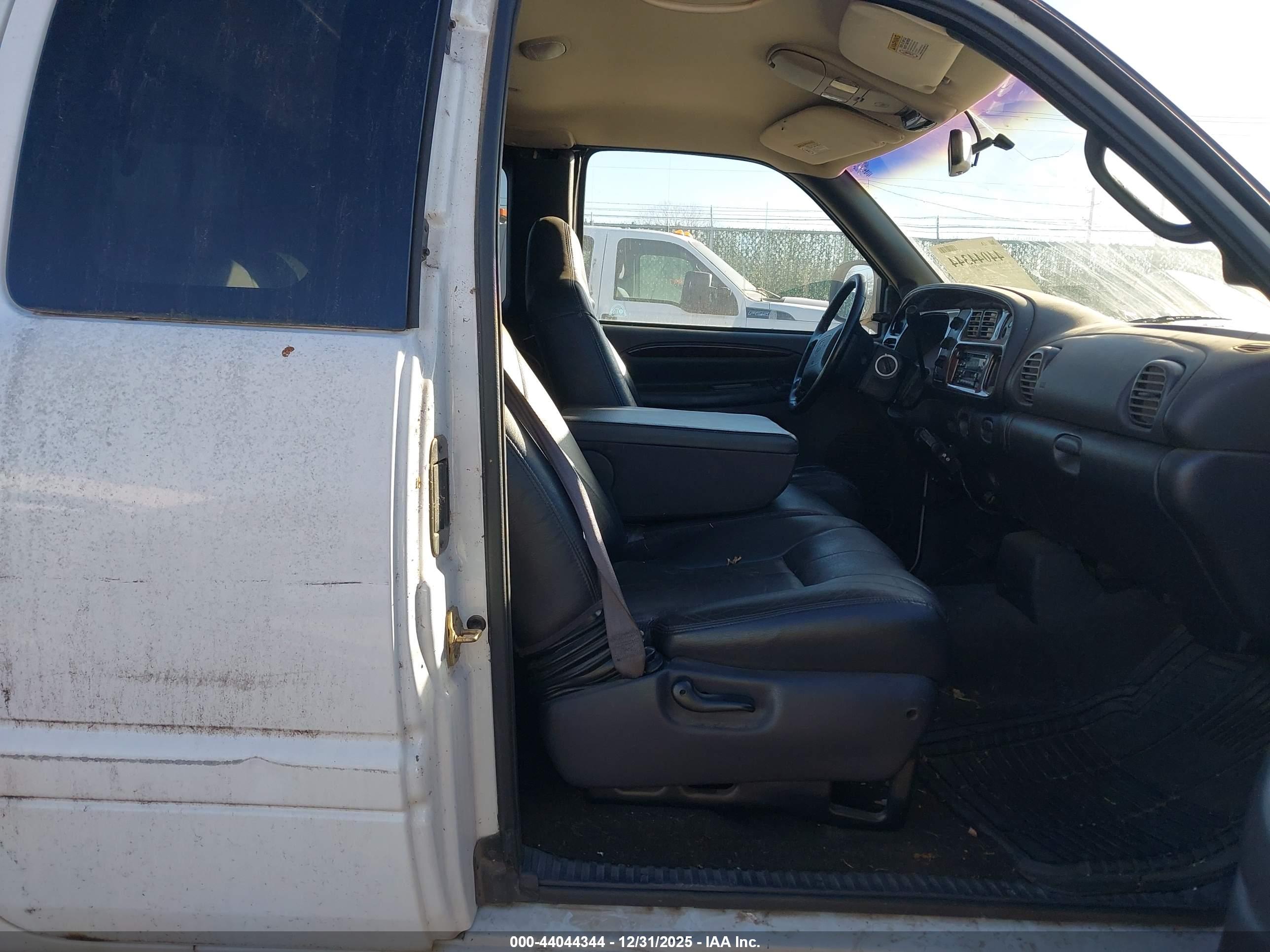 DODGE RAM image 5