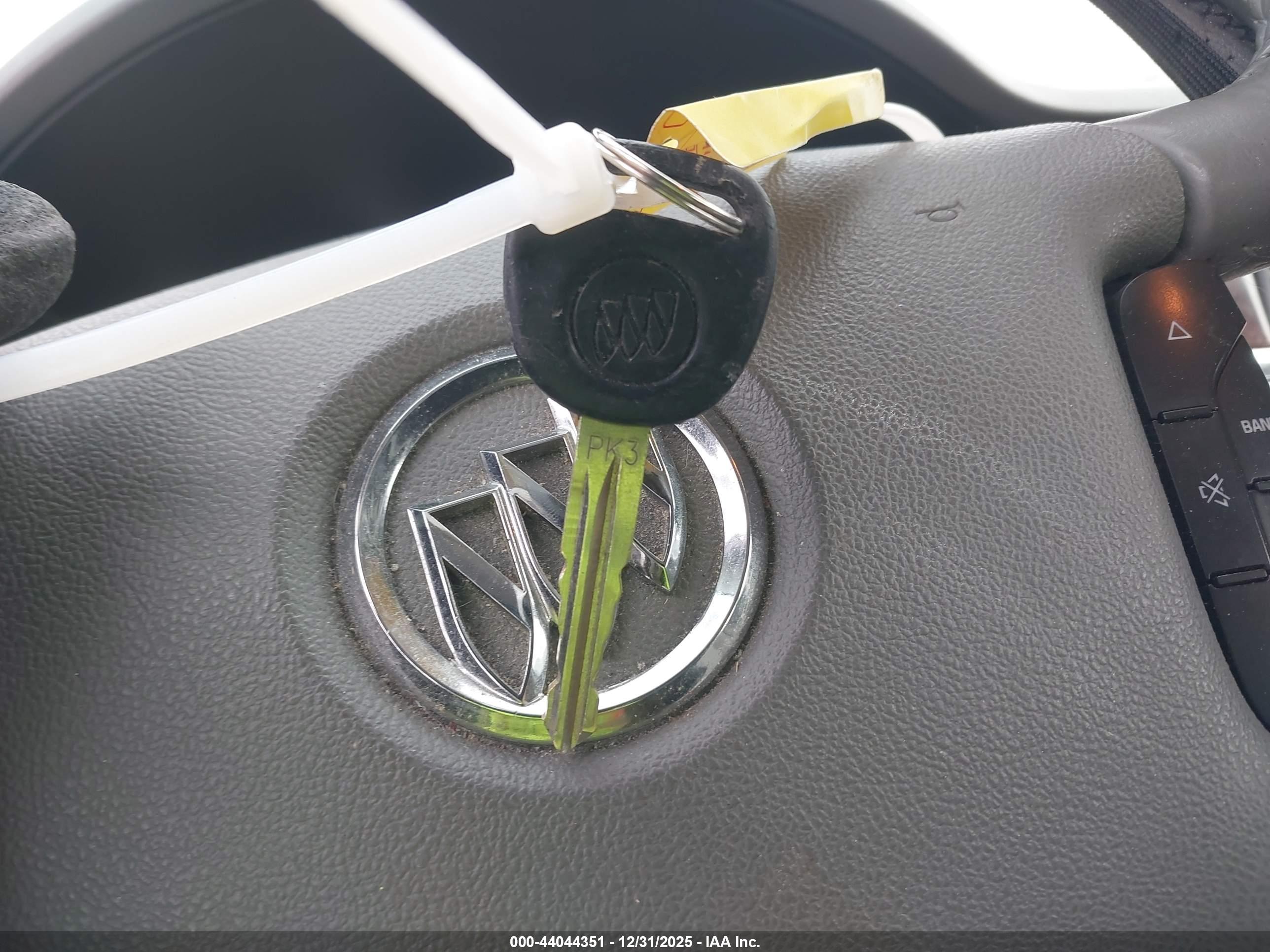 BUICK LACROSSE image 11