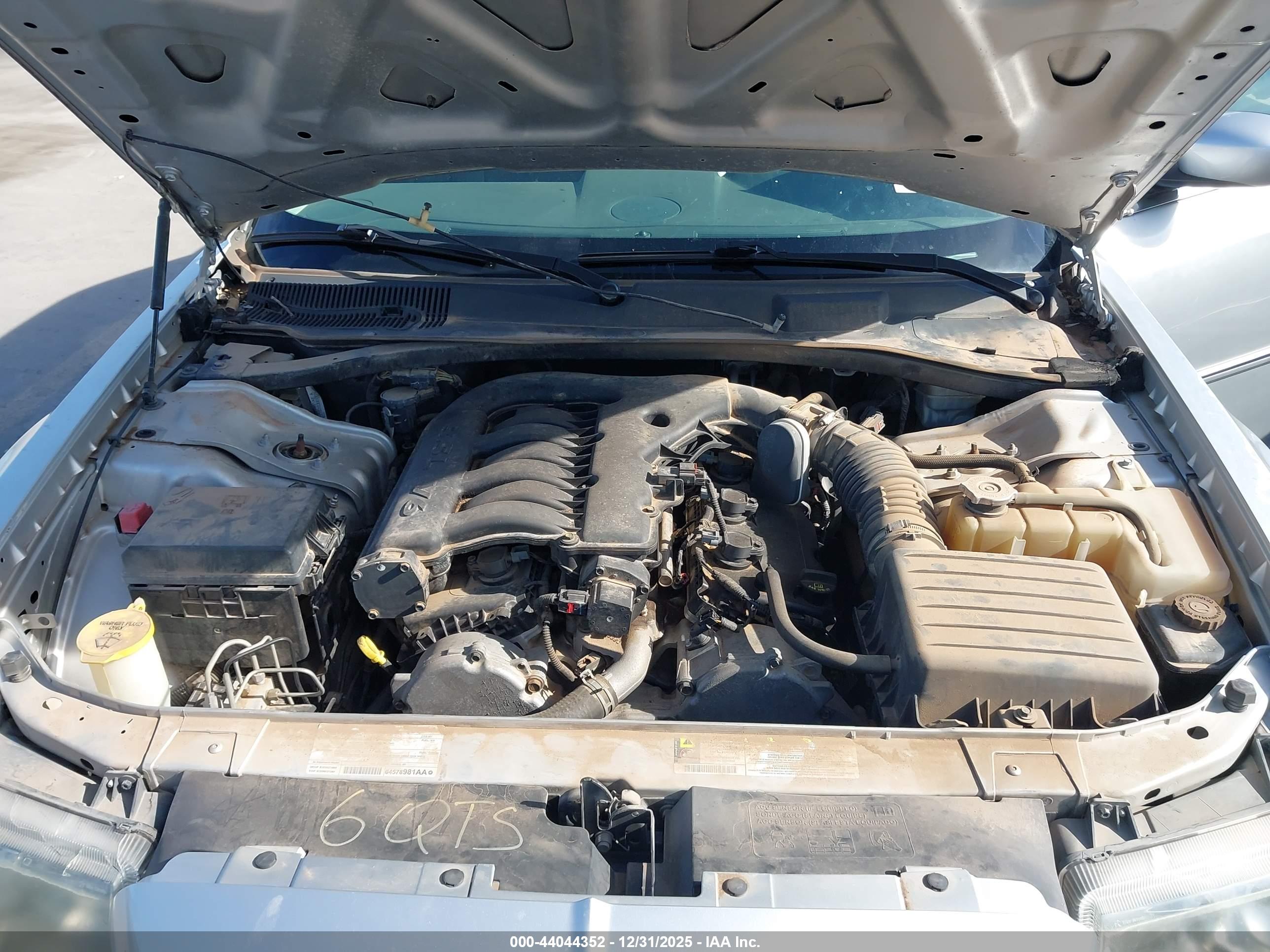 CHRYSLER 300 image 10