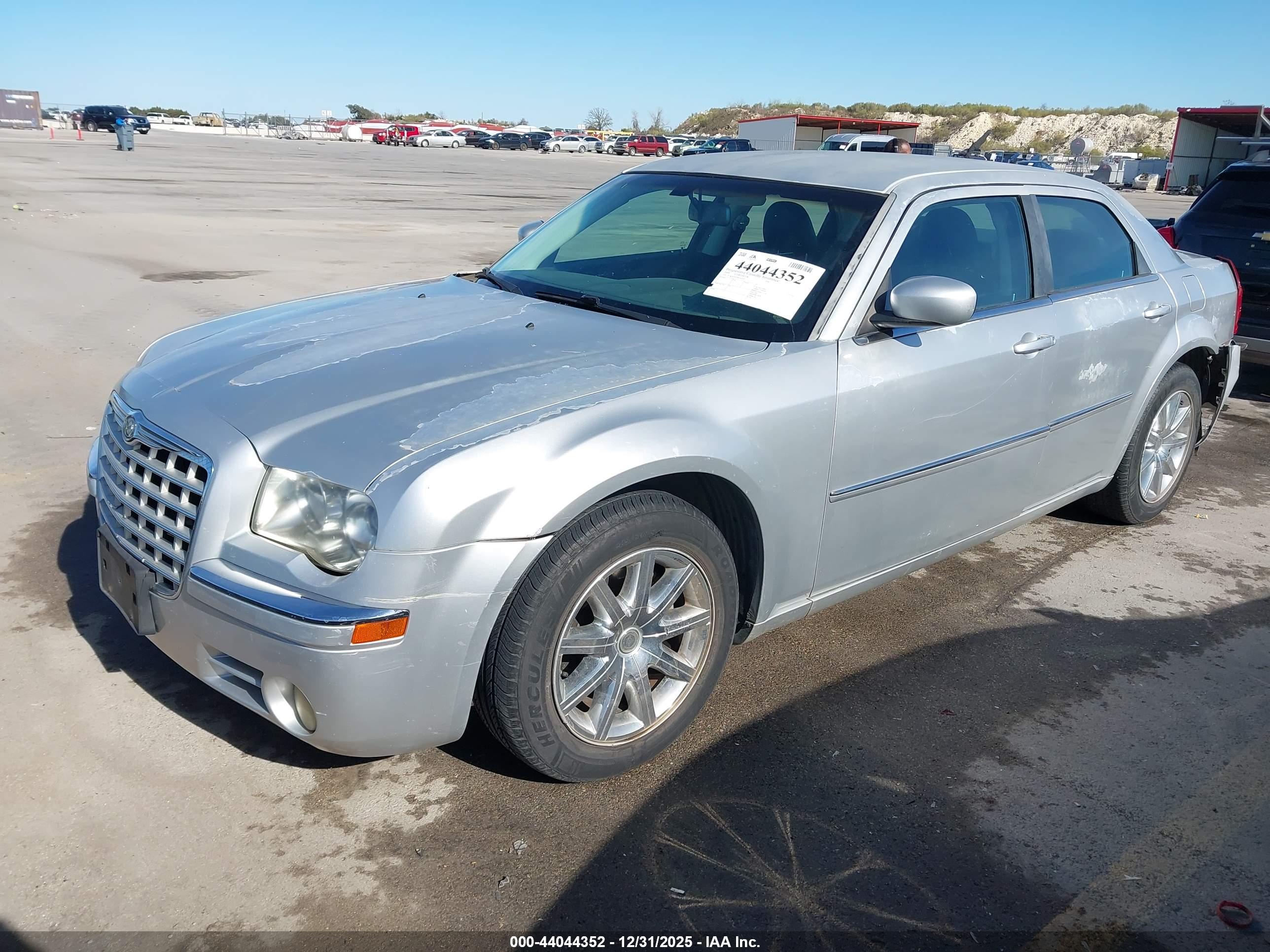 CHRYSLER 300 image 2