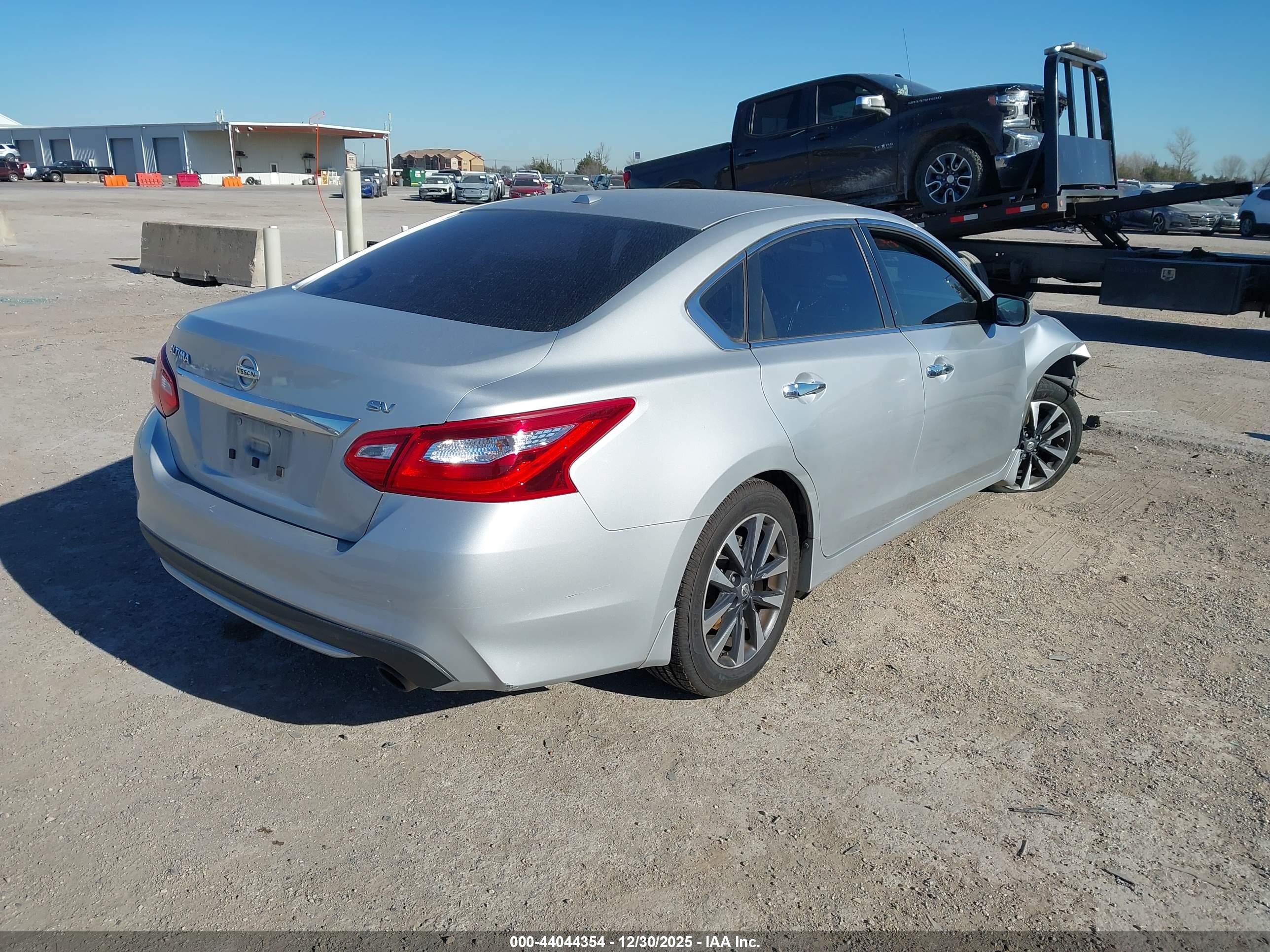 NISSAN ALTIMA image 4