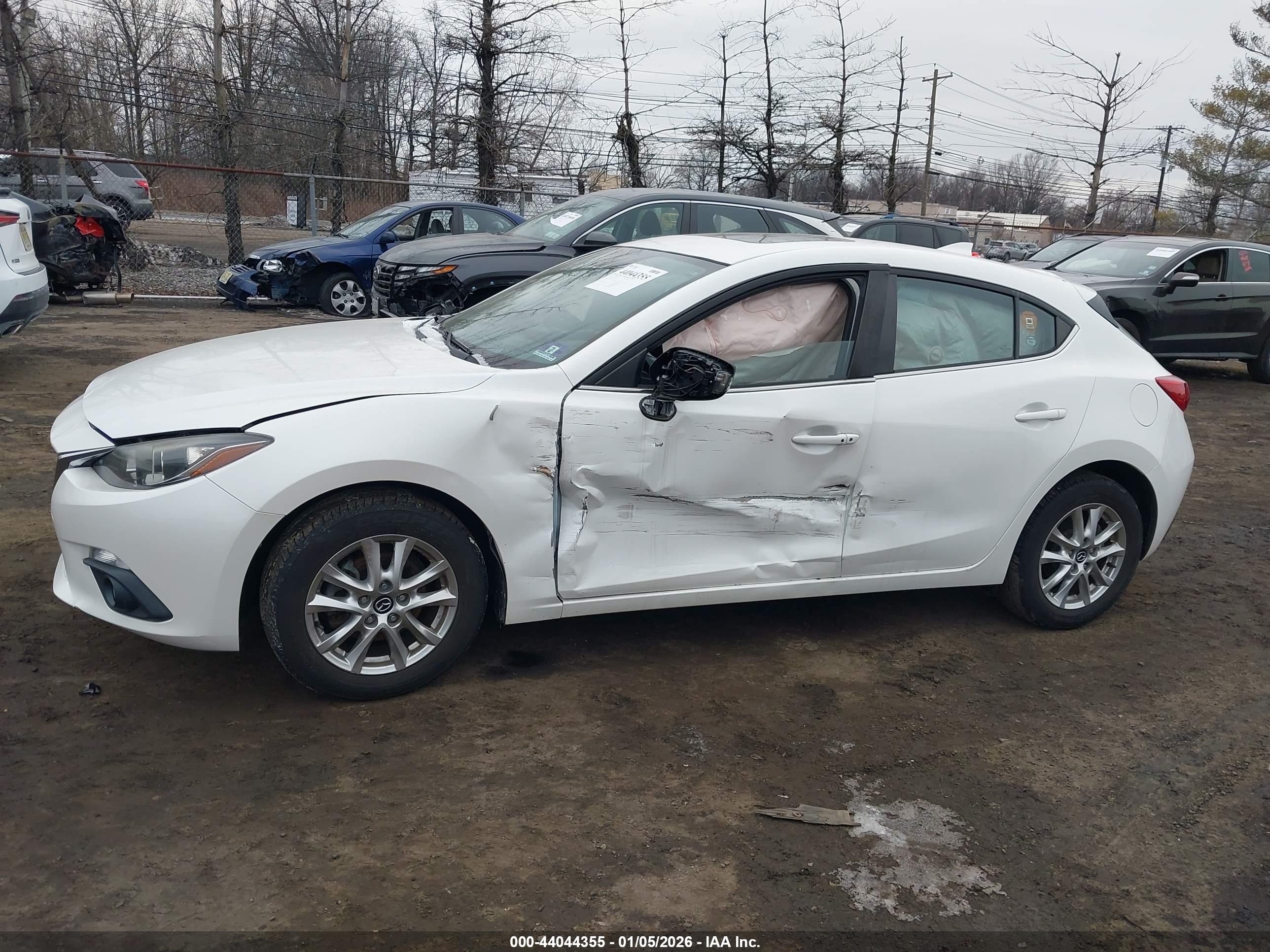 MAZDA MAZDA3 image 6