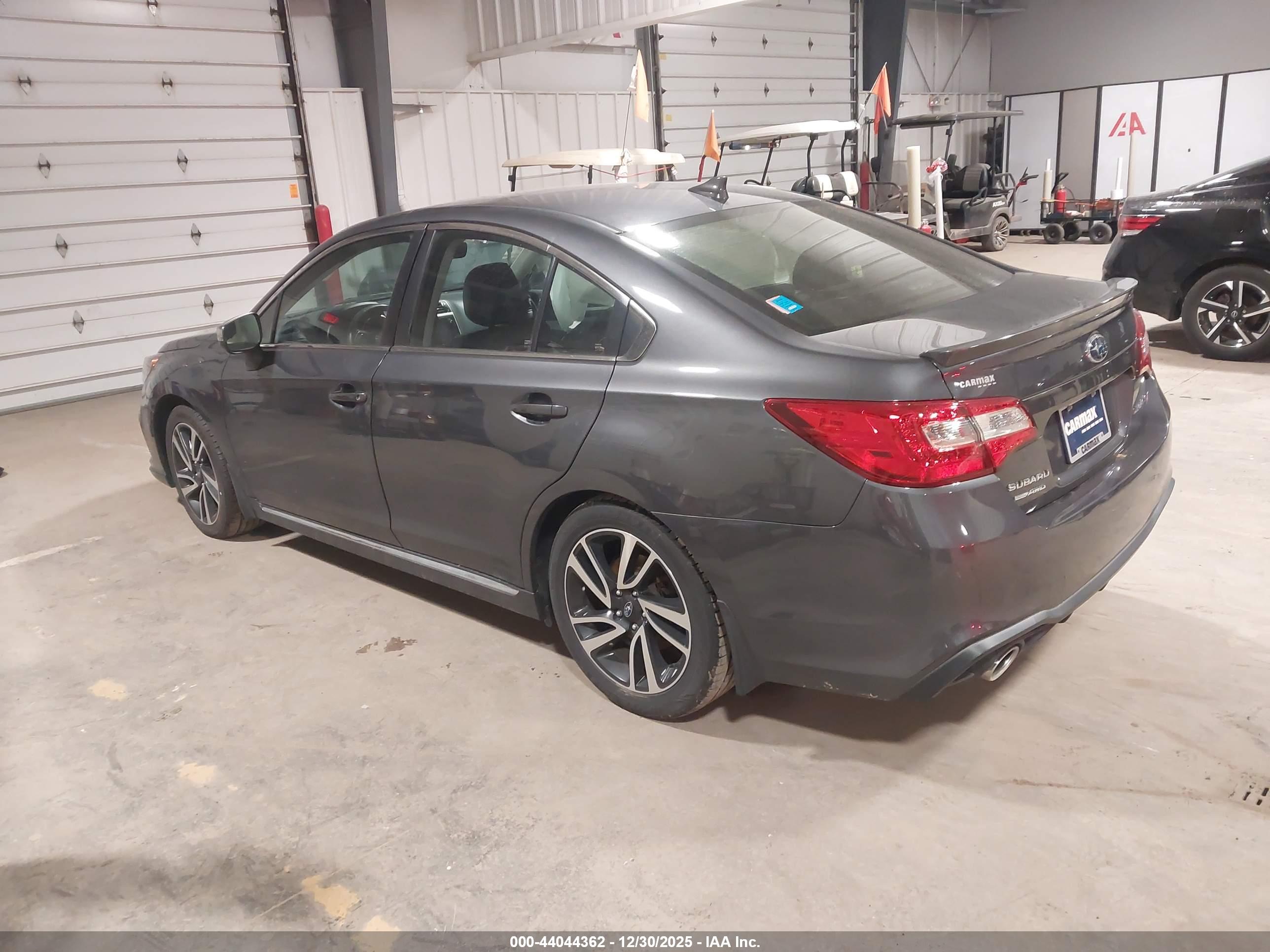 SUBARU LEGACY image 3