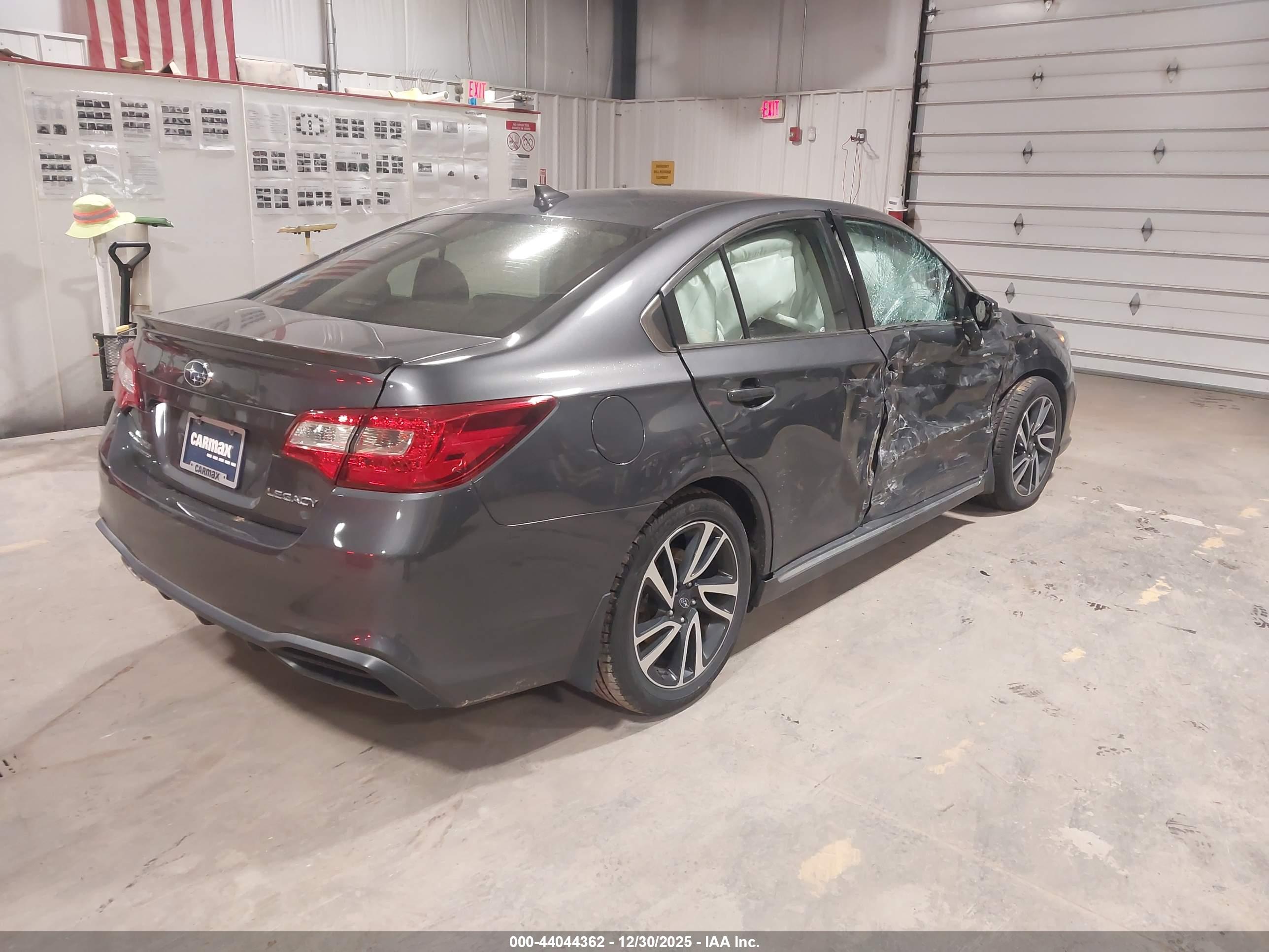 SUBARU LEGACY image 4