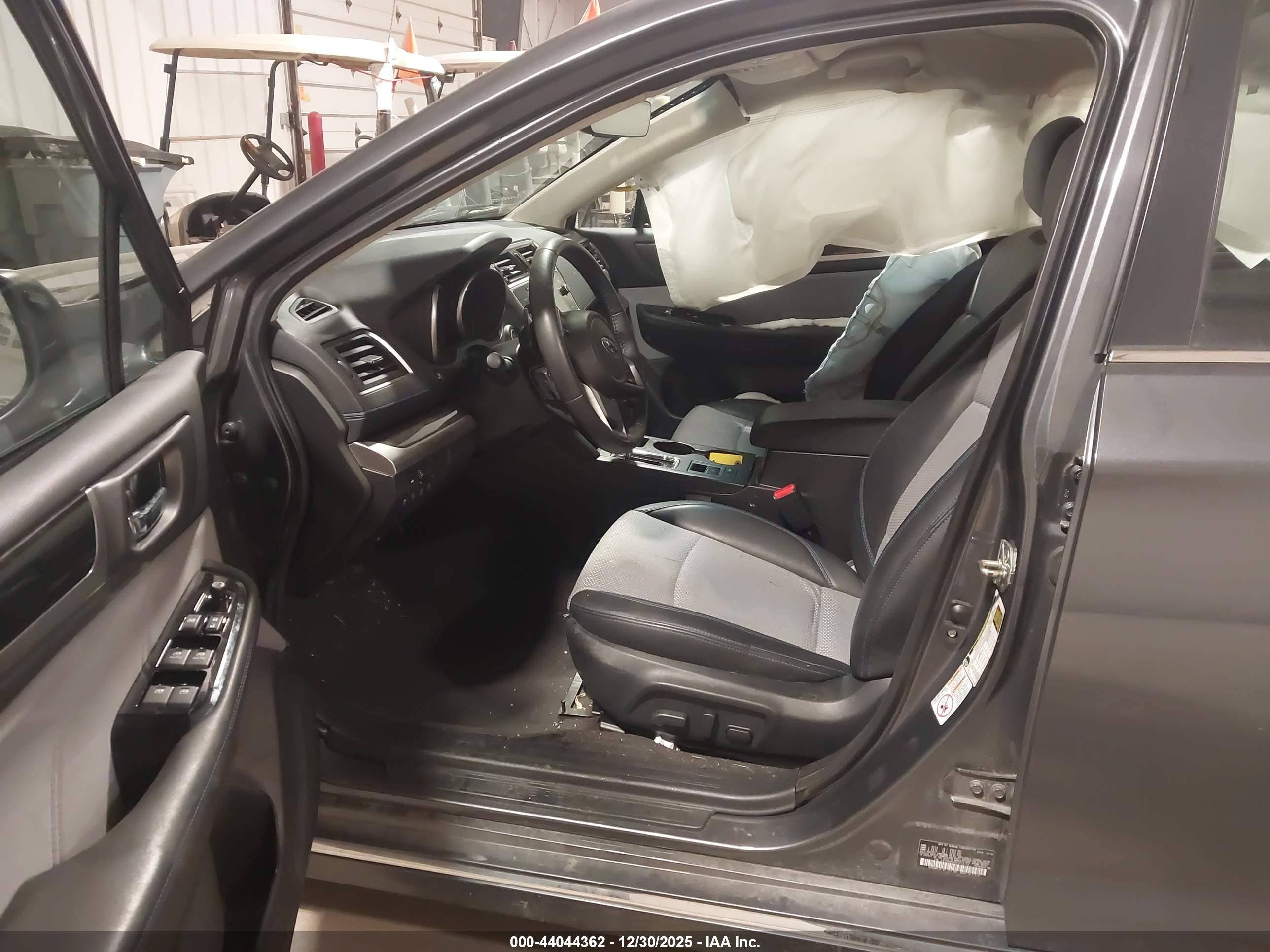 SUBARU LEGACY image 5