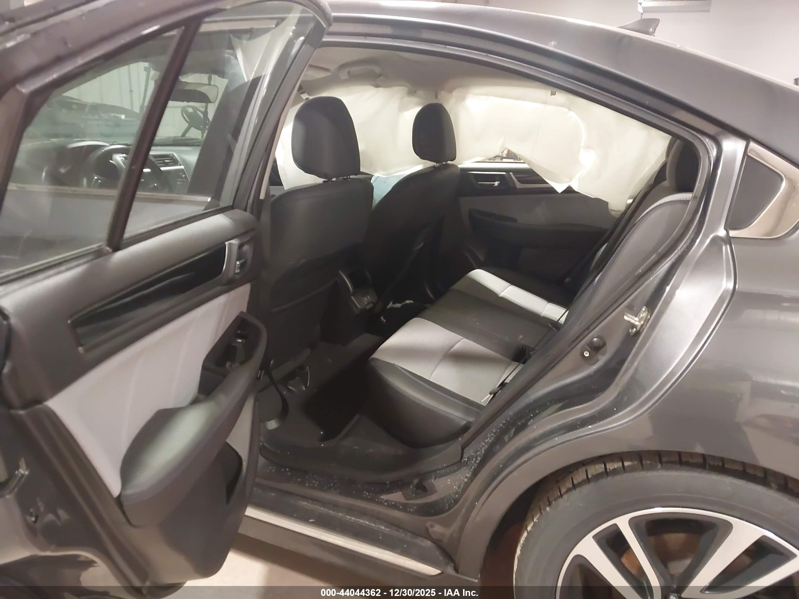SUBARU LEGACY image 8