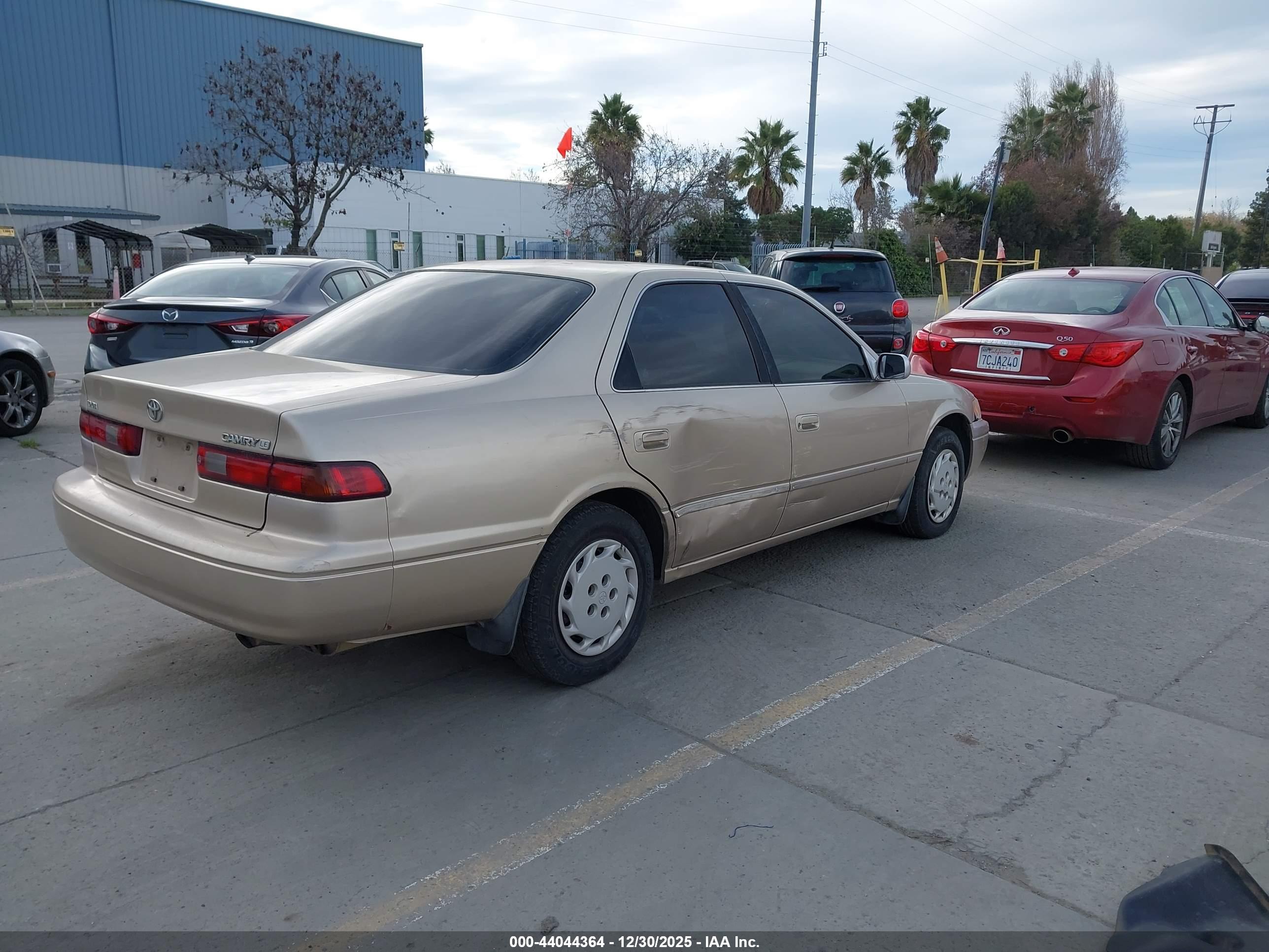 TOYOTA CAMRY image 4
