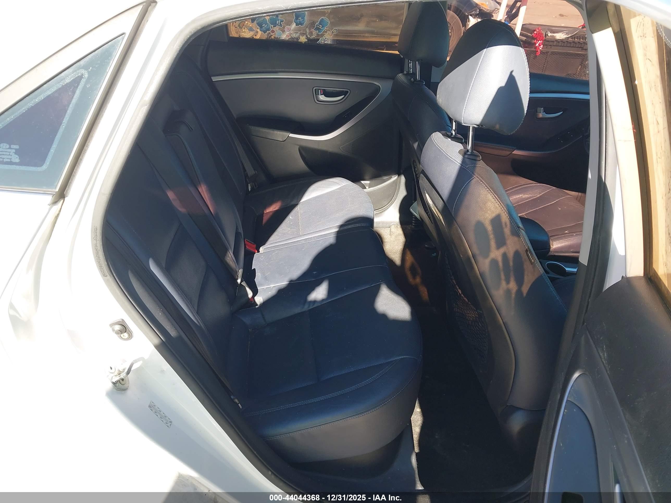 HYUNDAI ELANTRA image 8