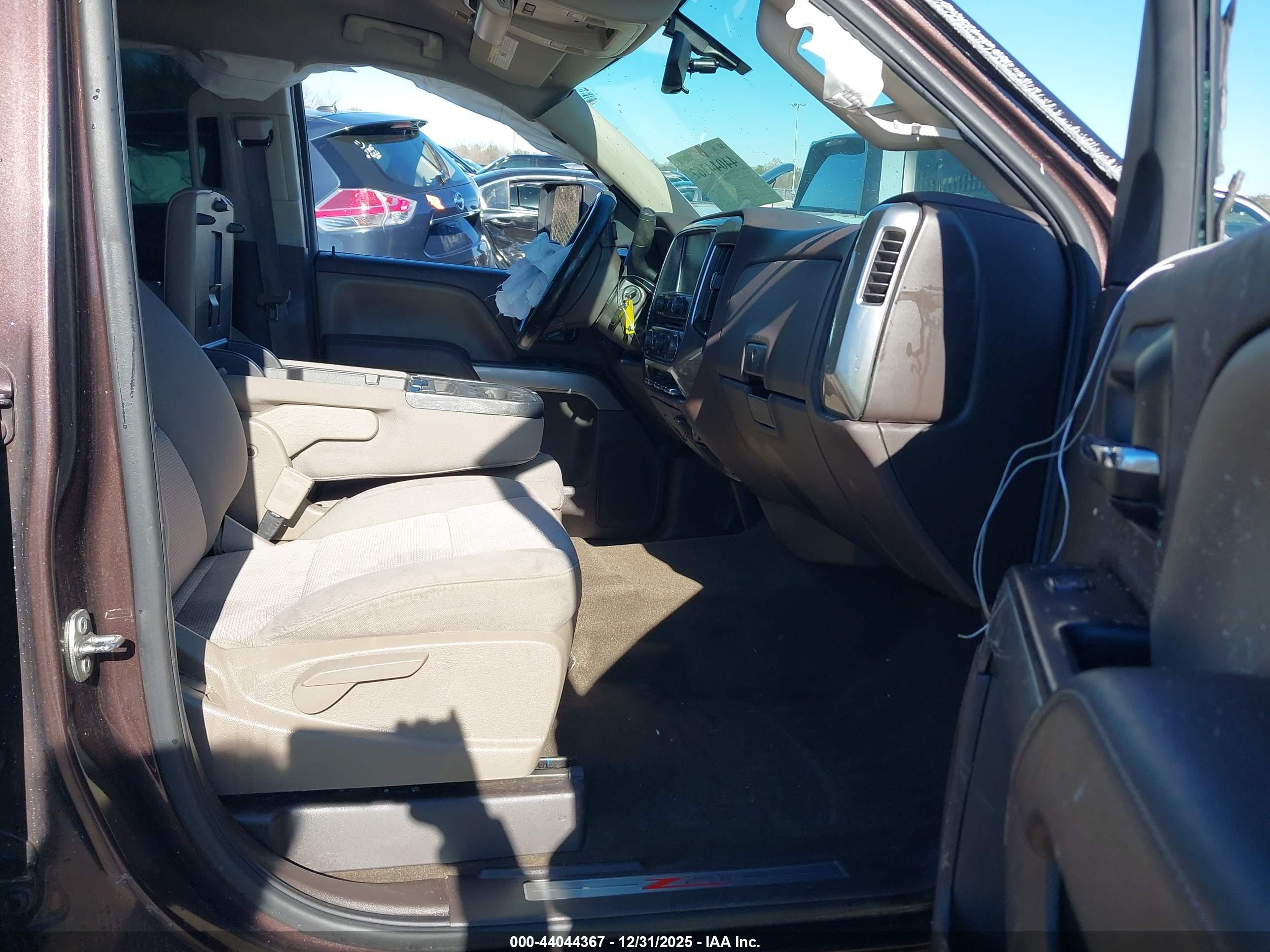 CHEVROLET SILVERADO image 5