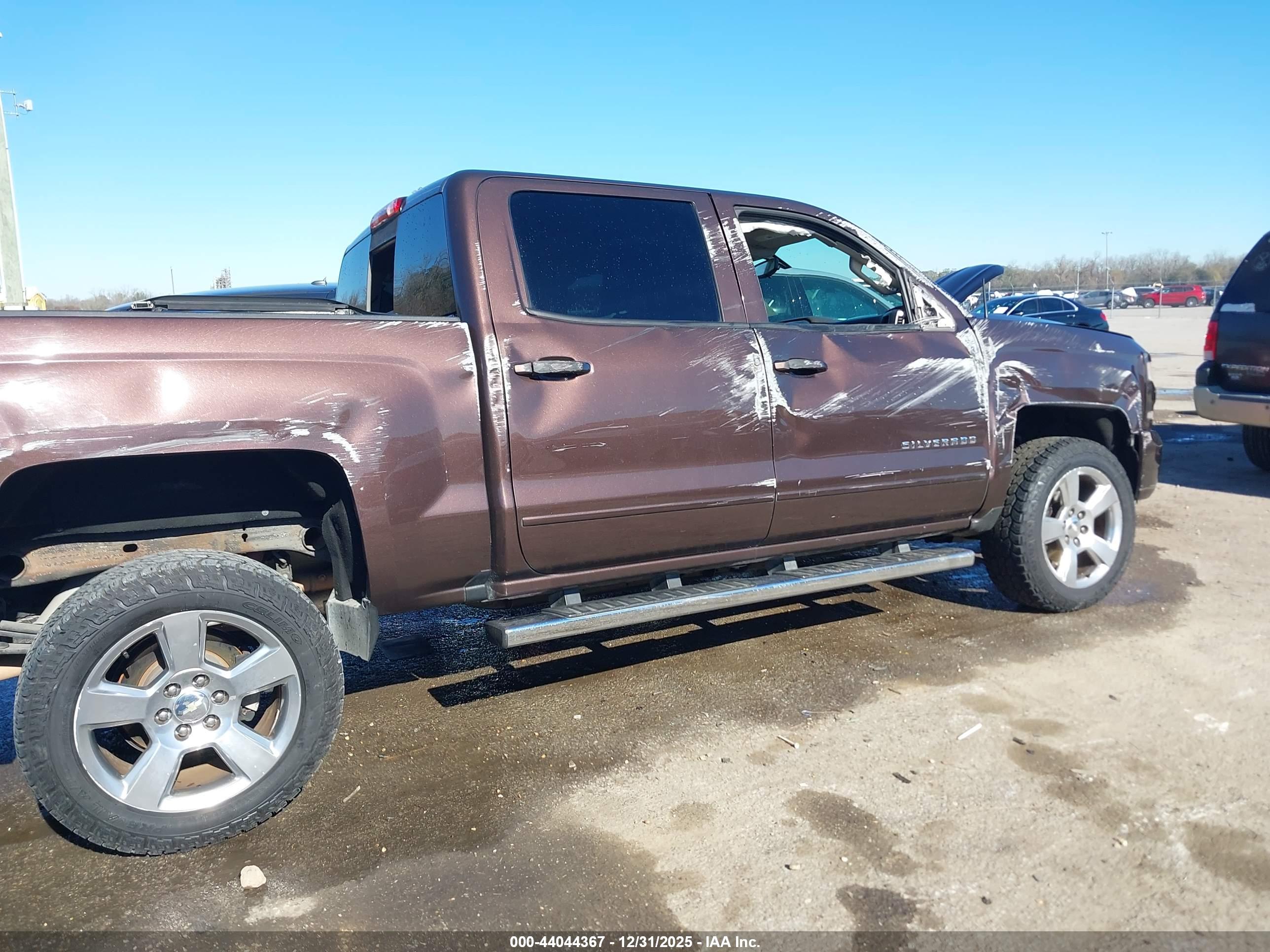 CHEVROLET SILVERADO image 6