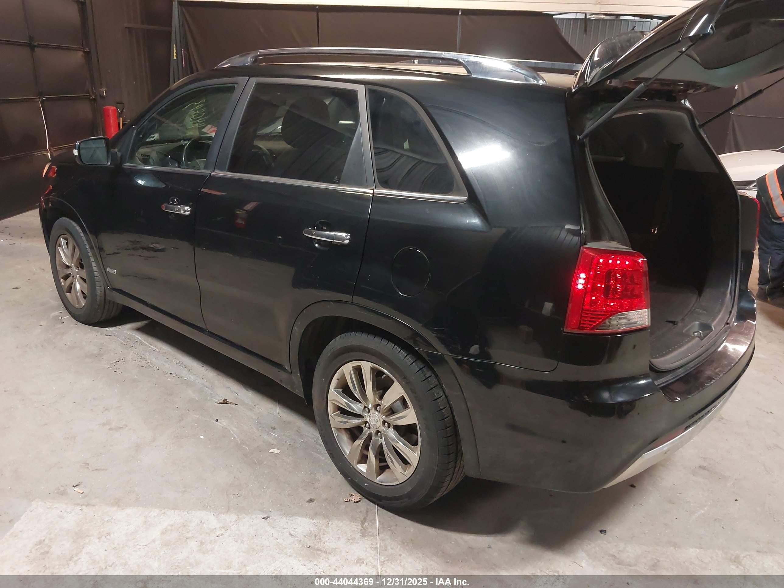 KIA SORENTO image 3