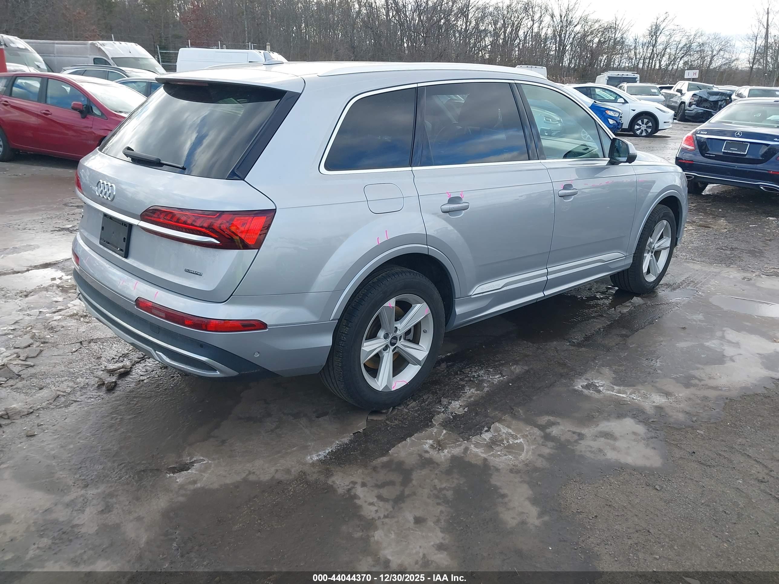 AUDI Q7 image 4