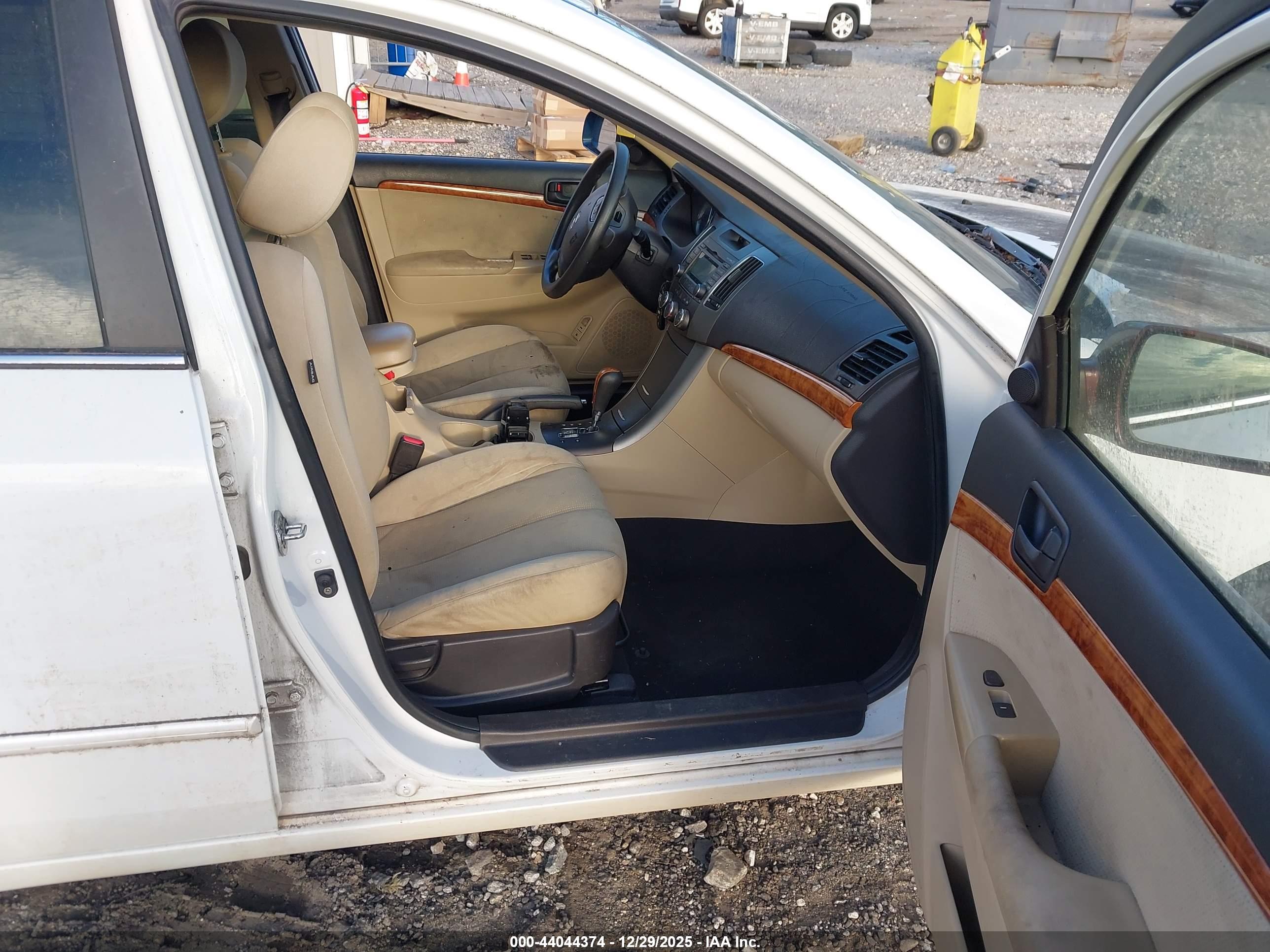 HYUNDAI SONATA image 5
