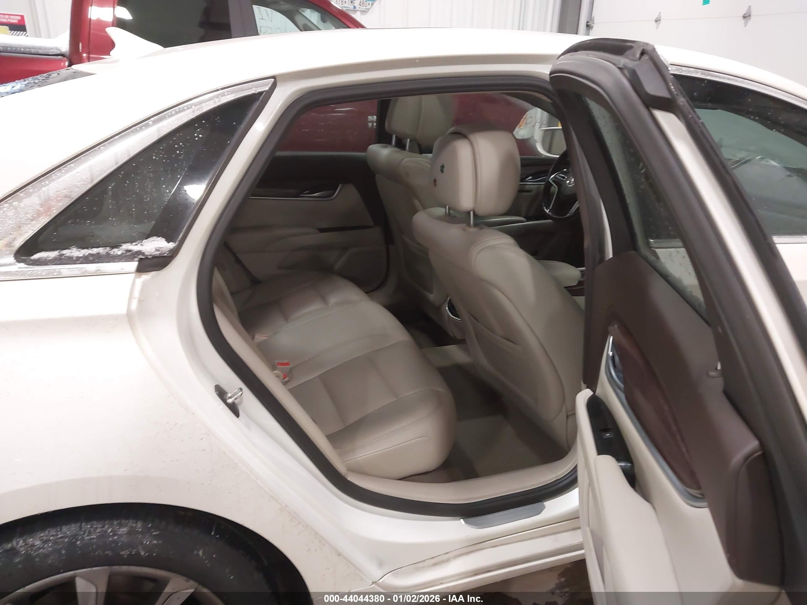 CADILLAC XTS image 8