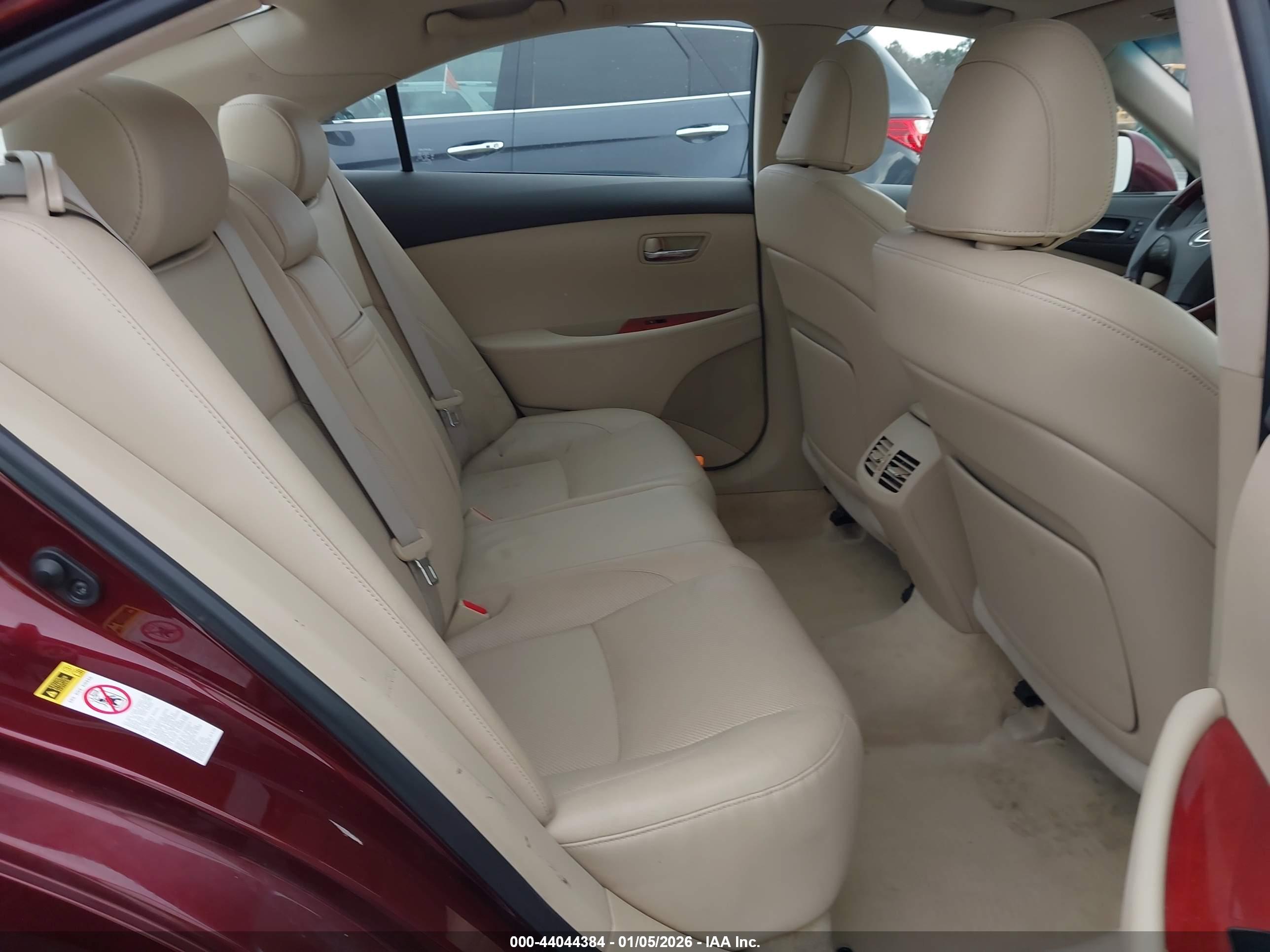 LEXUS ES image 8