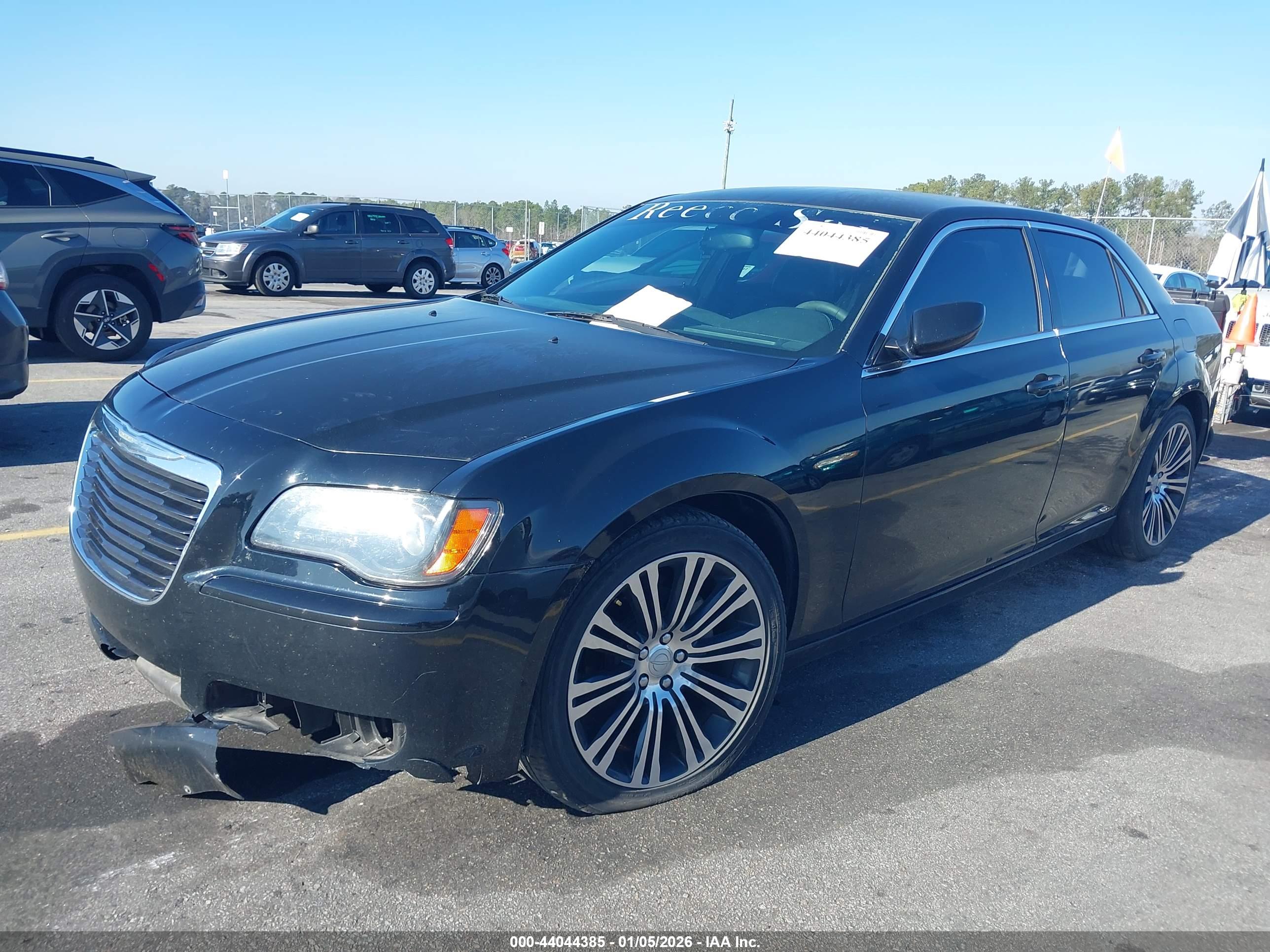 CHRYSLER 300 image 2