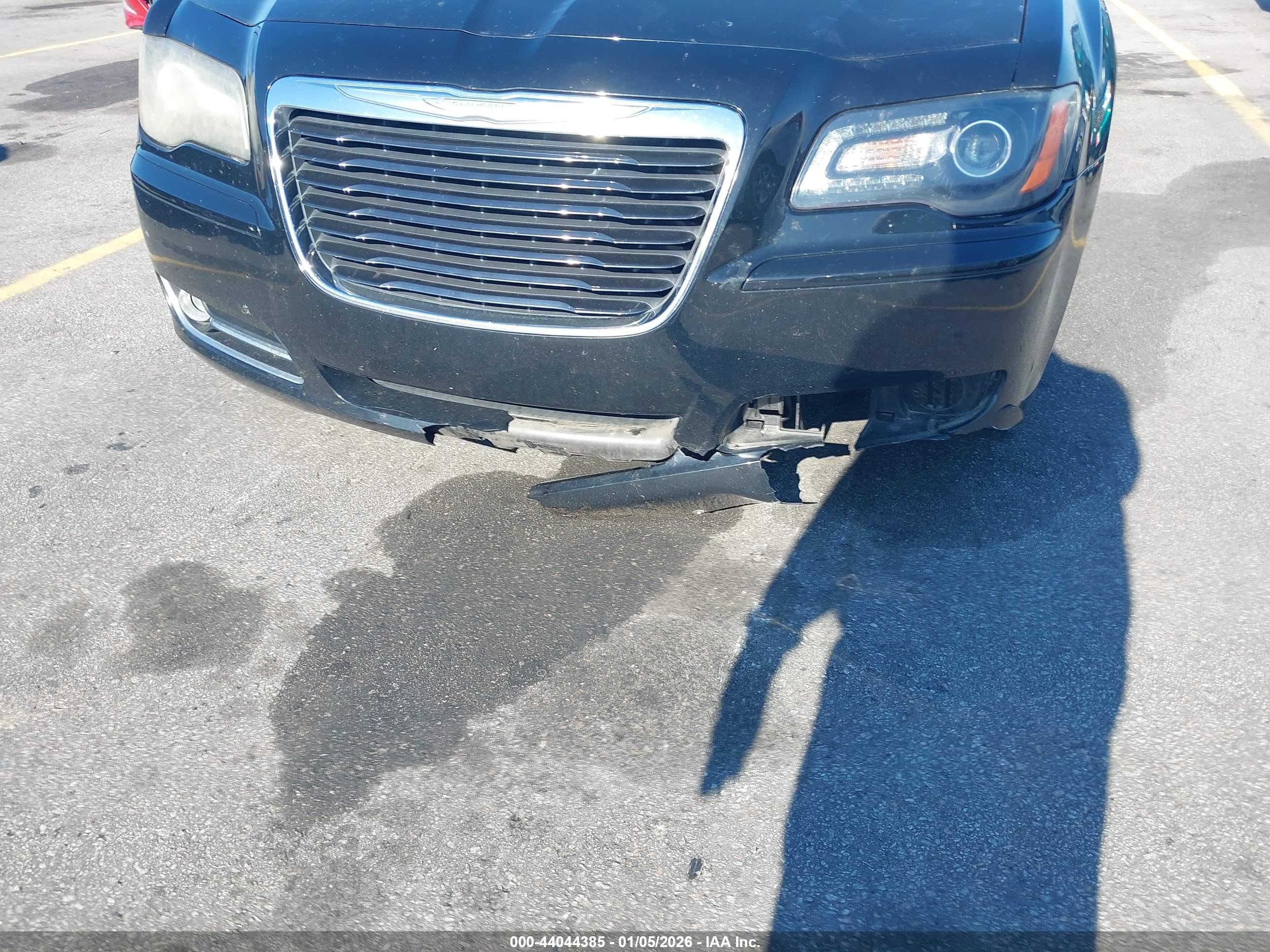 CHRYSLER 300 image 6
