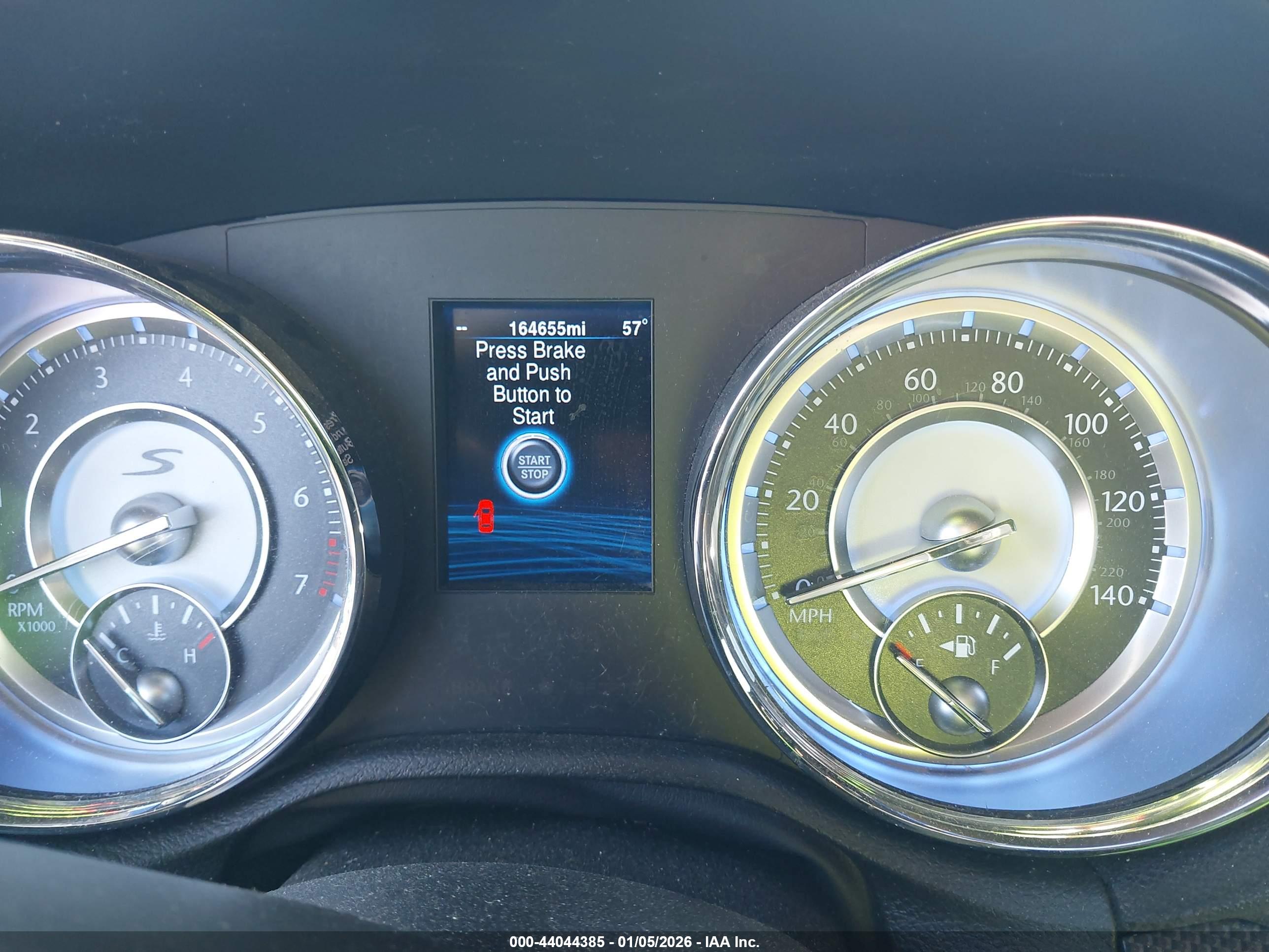 CHRYSLER 300 image 7