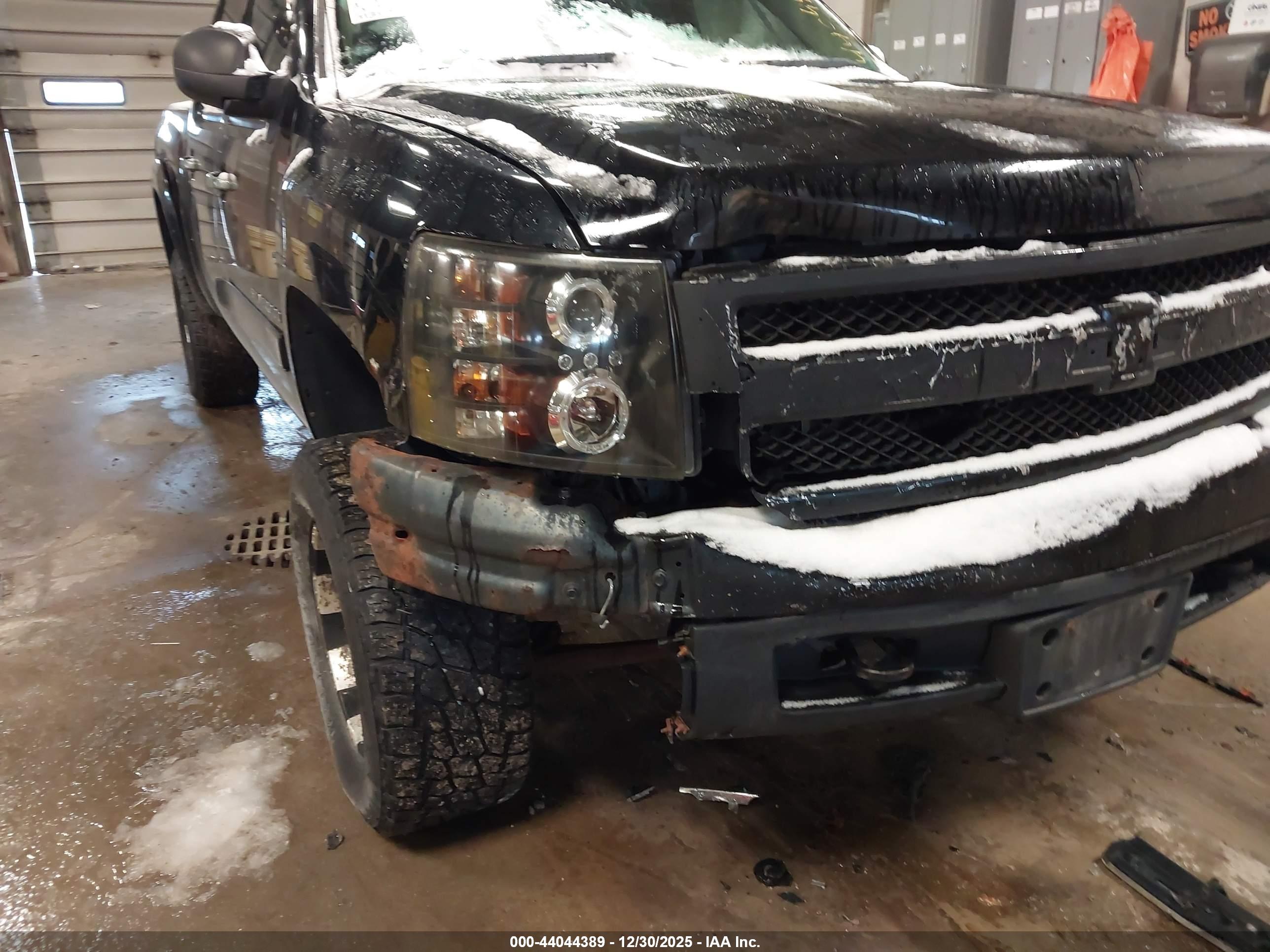 CHEVROLET SILVERADO image 6