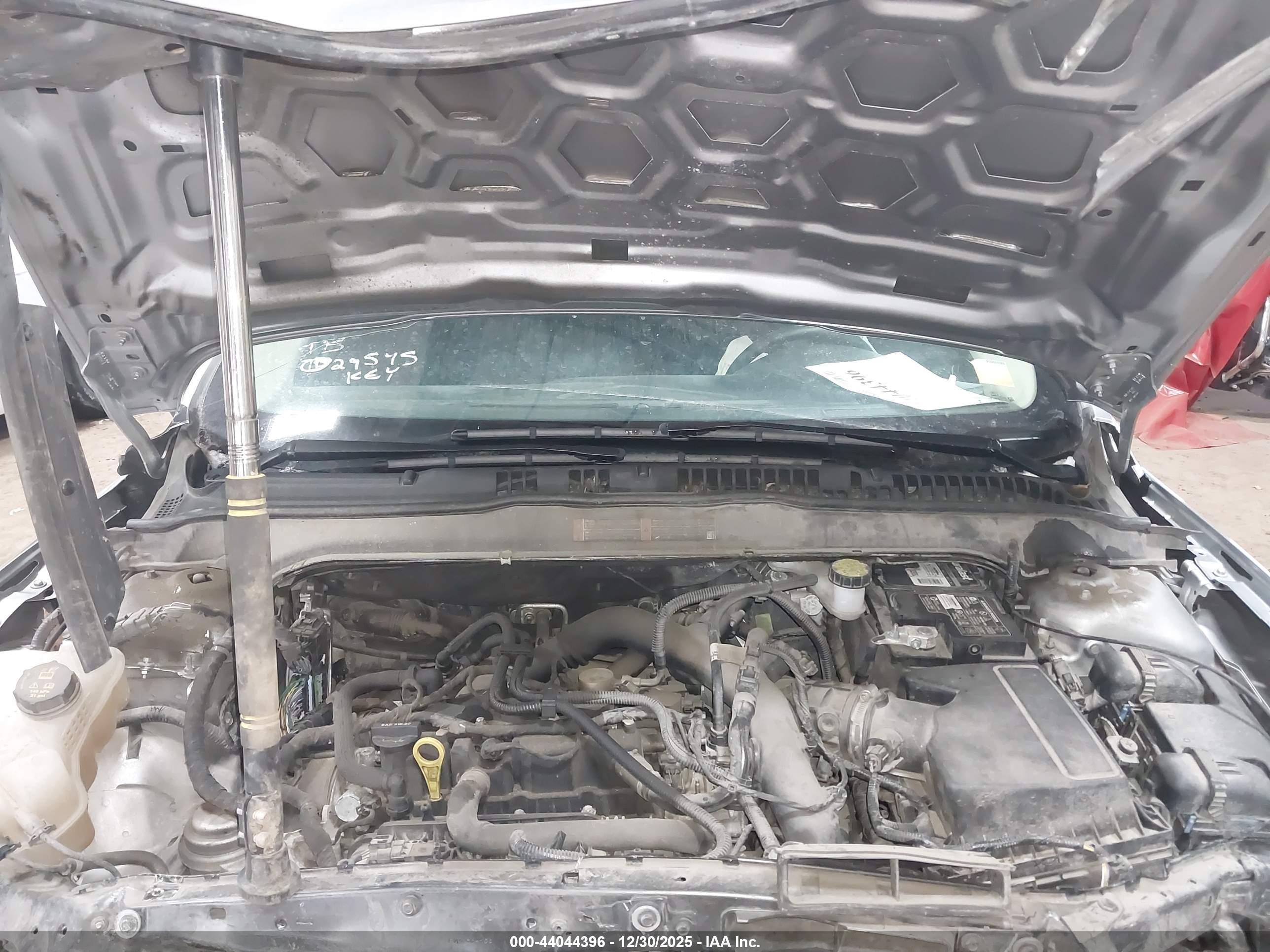 FORD FUSION image 10