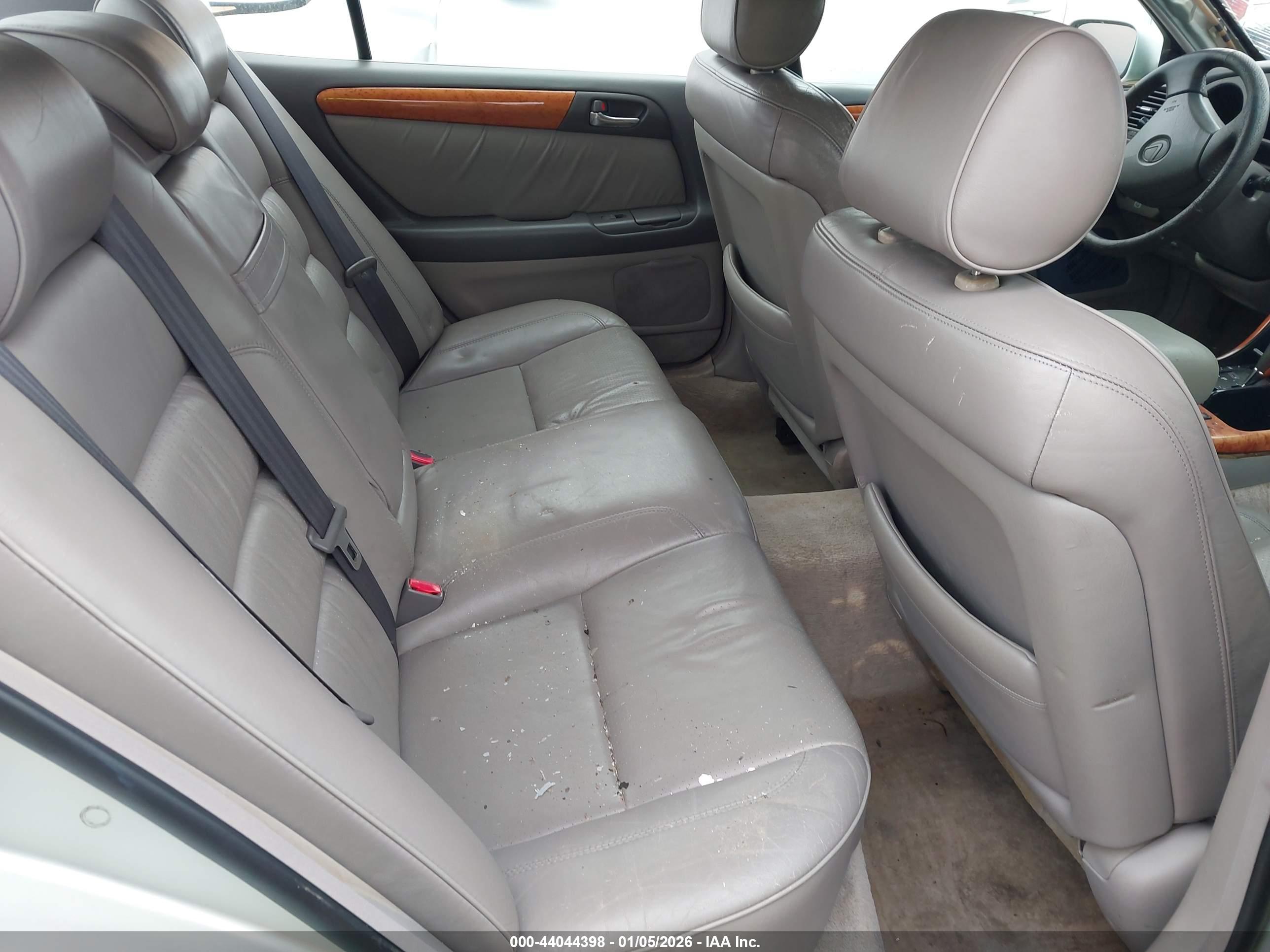 LEXUS GS image 8