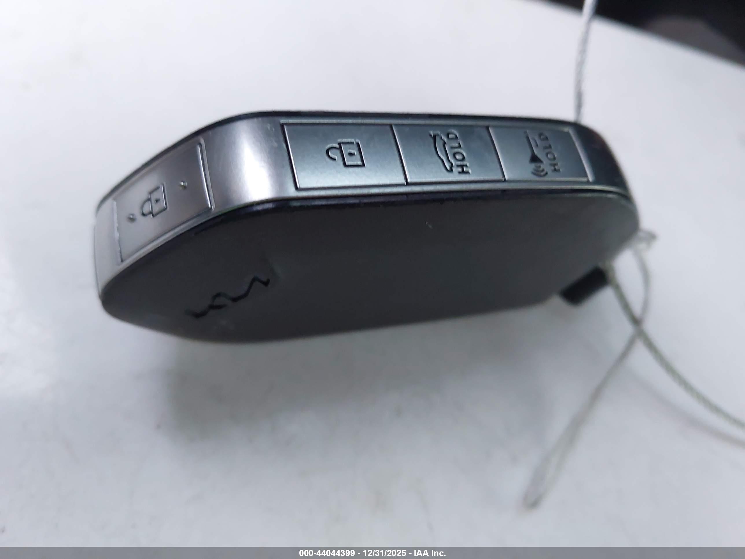 KIA K5 image 11
