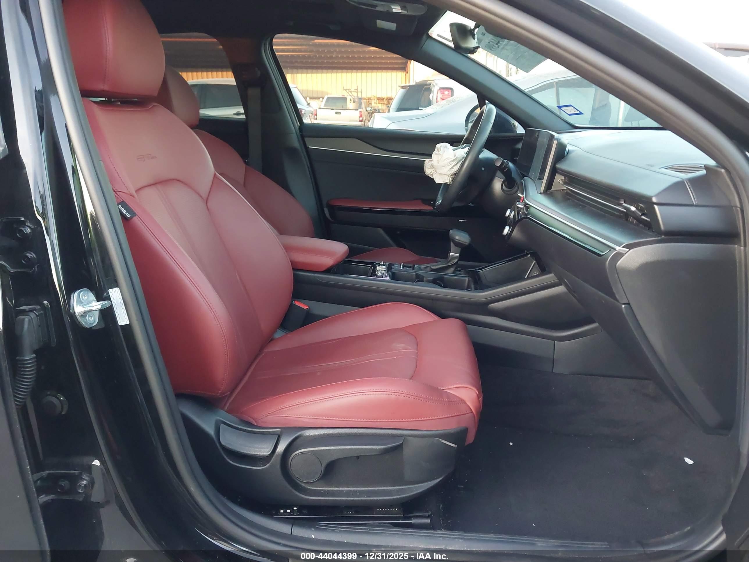 KIA K5 image 5