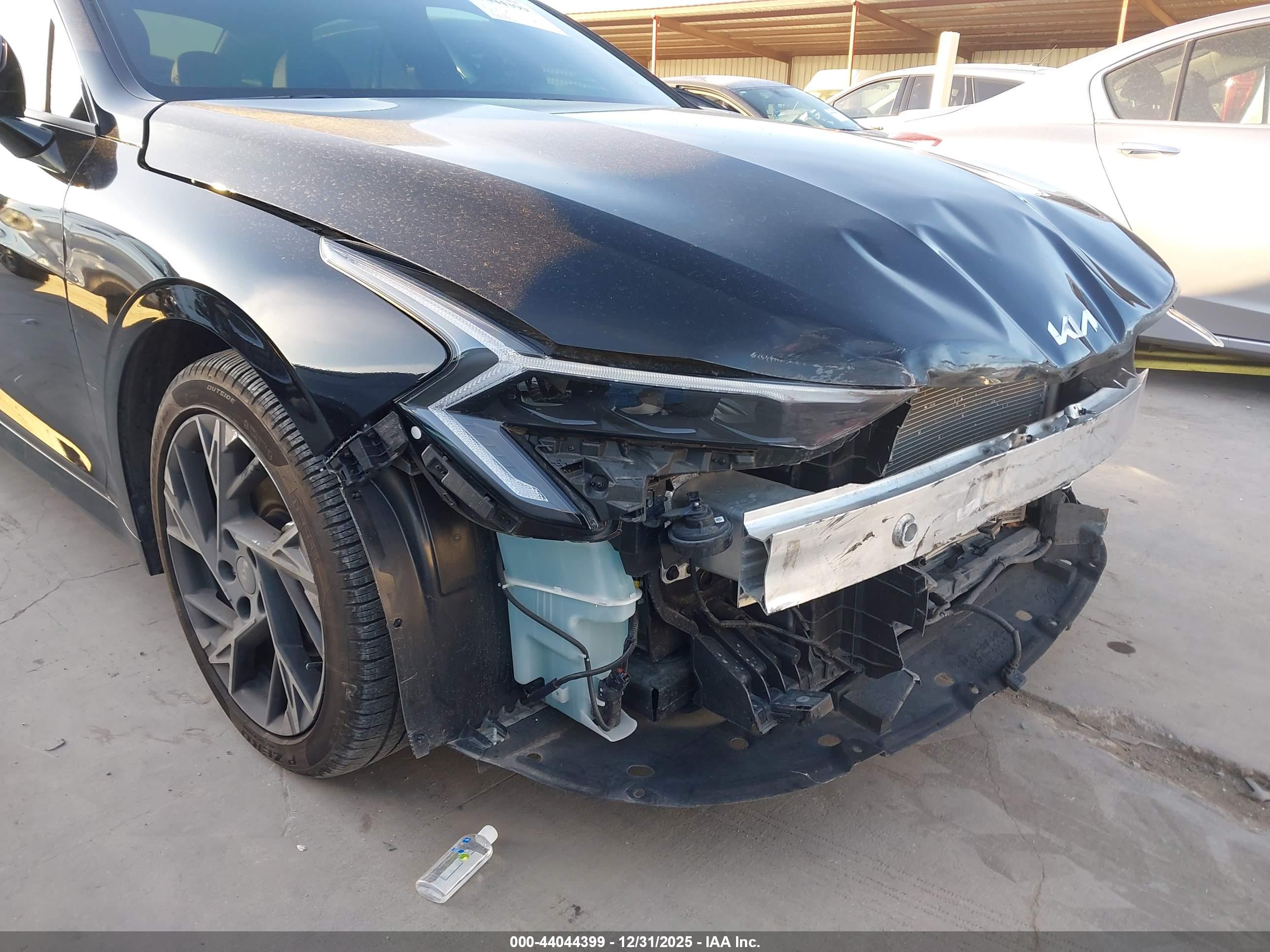 KIA K5 image 6