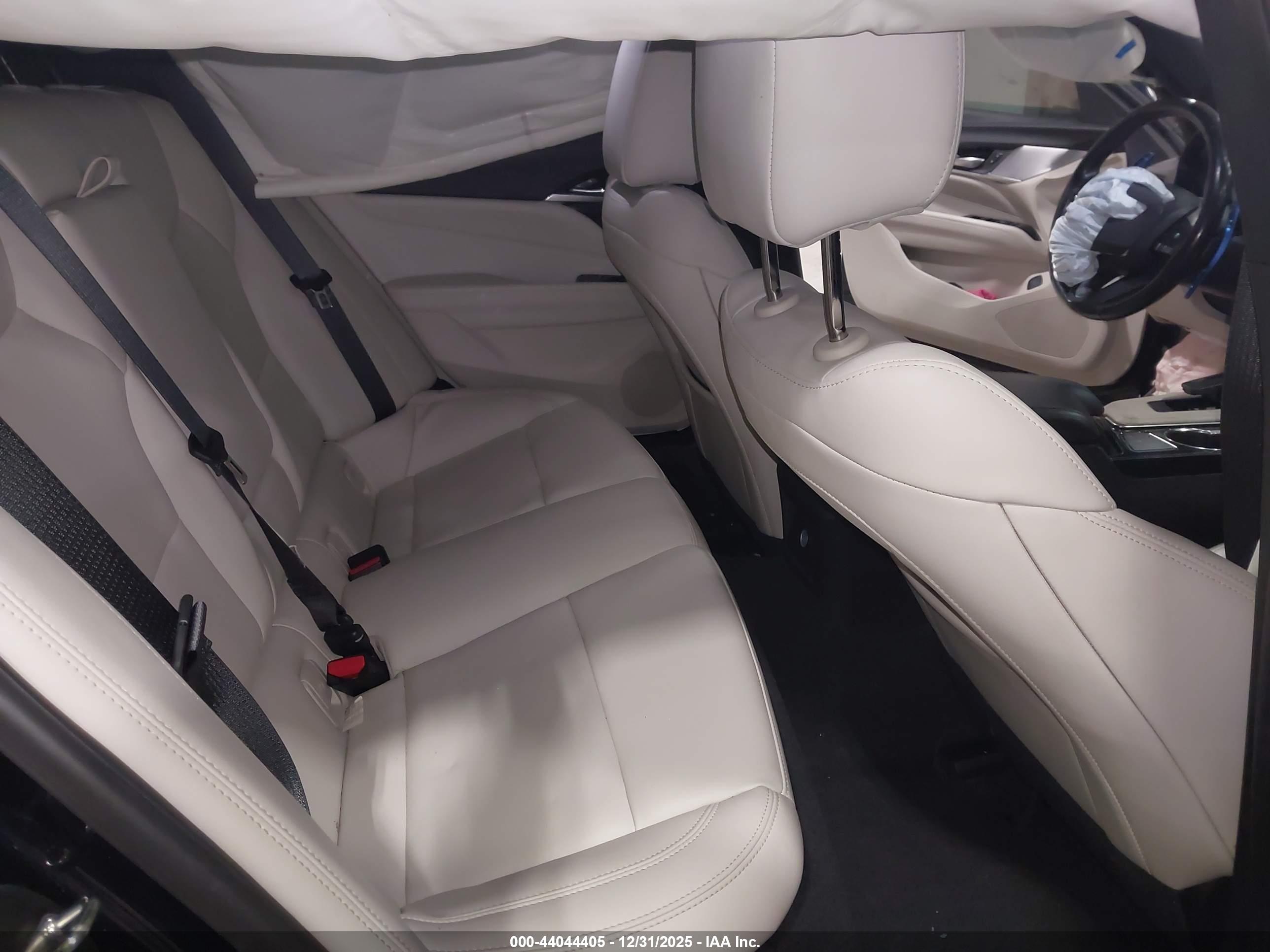 CADILLAC CT4 image 8