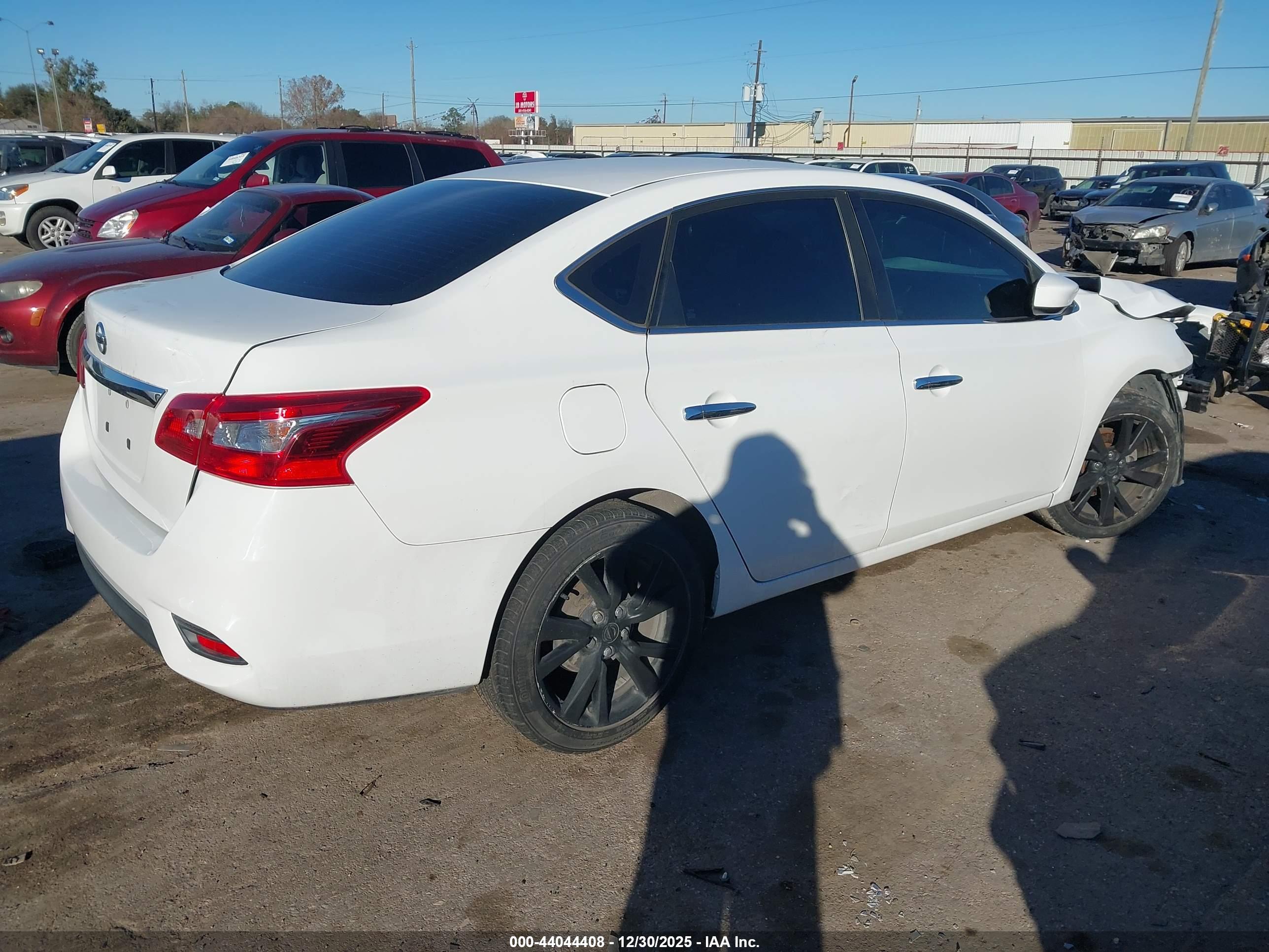 NISSAN SENTRA image 4