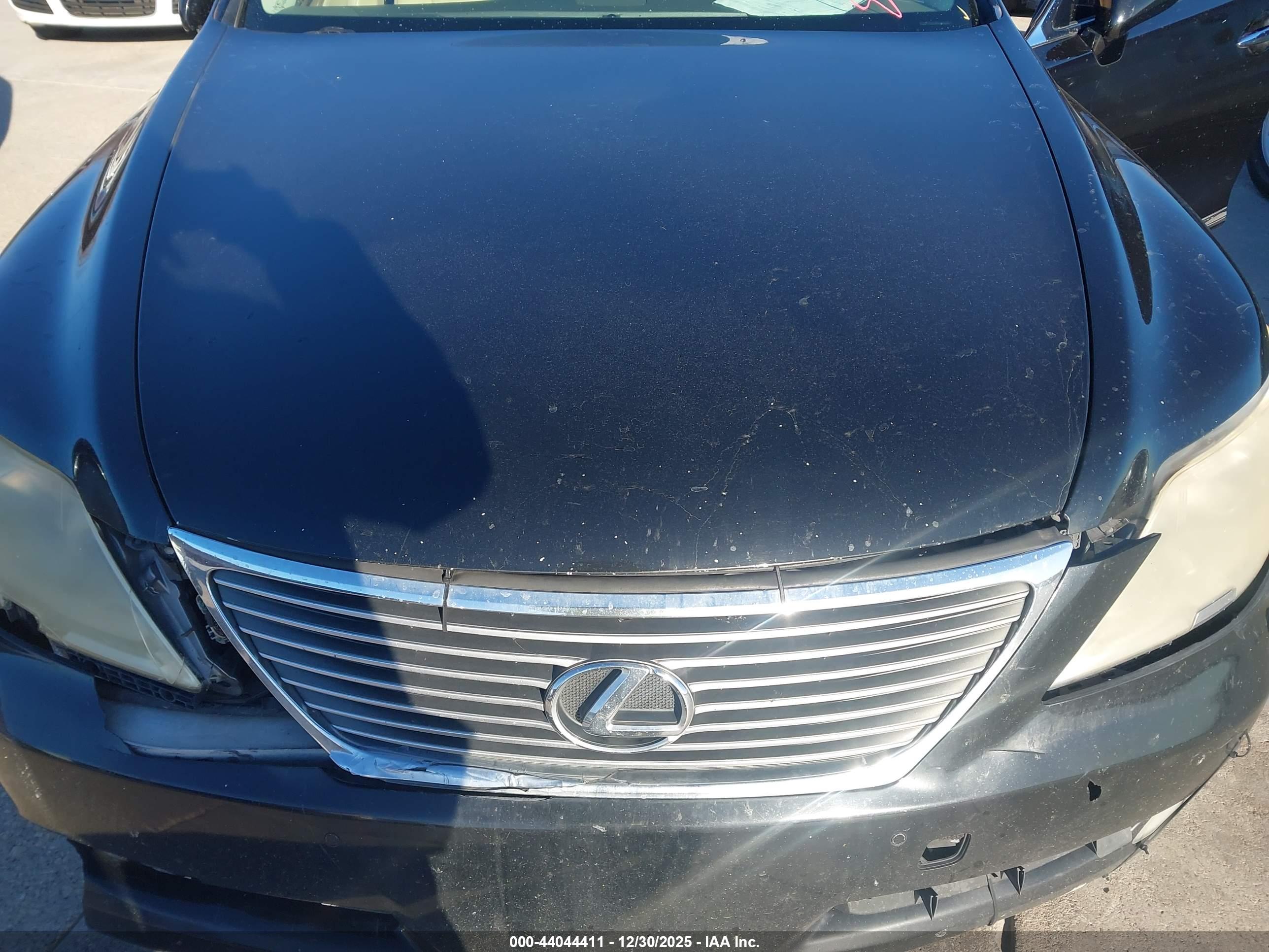 LEXUS LS image 10