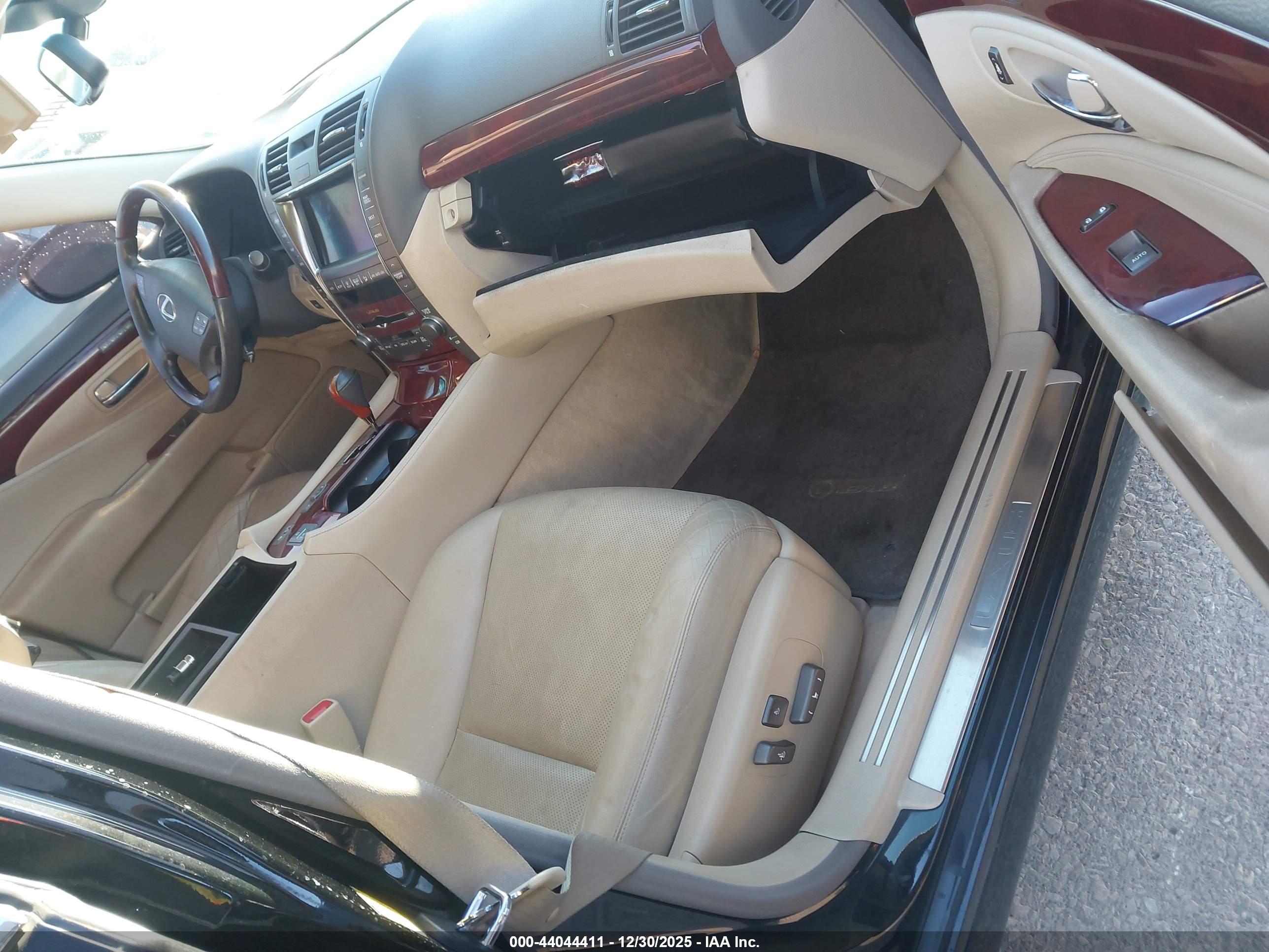 LEXUS LS image 5